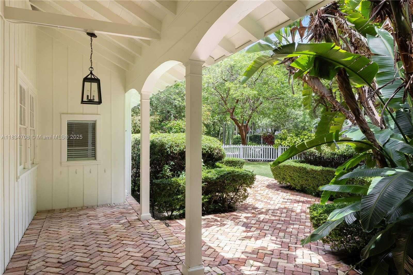 Small Image of 4001 HARDIE AVE, Miami Number 5