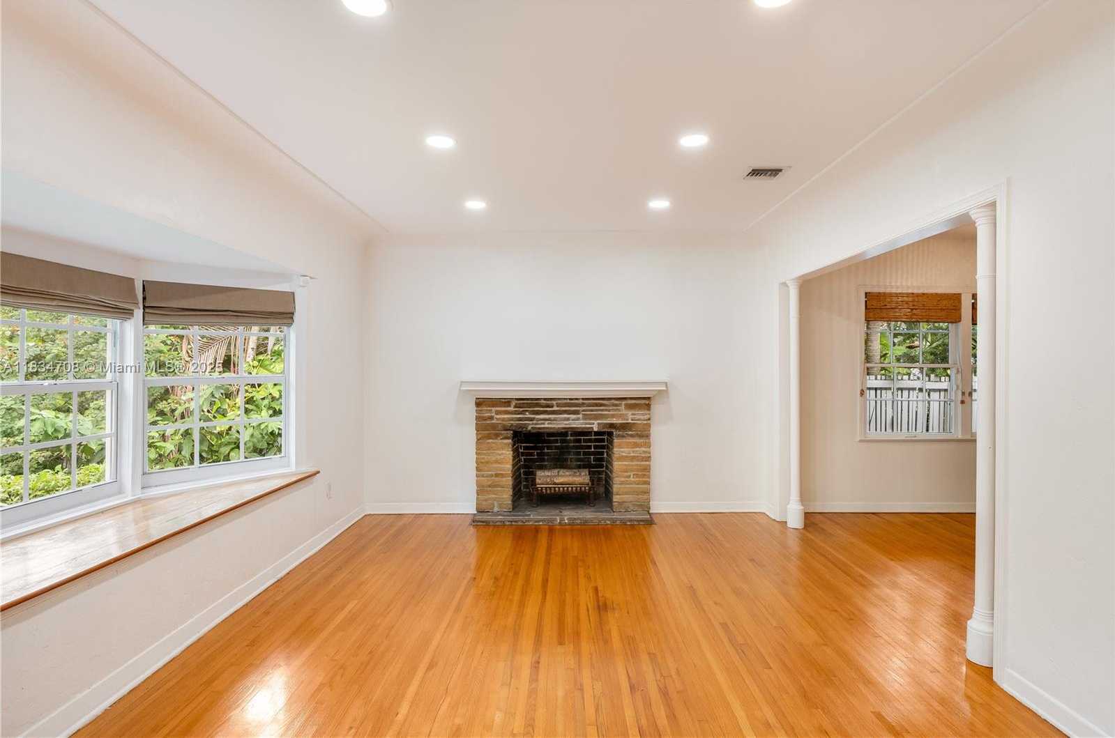 Small Image of 4001 HARDIE AVE, Miami Number 6
