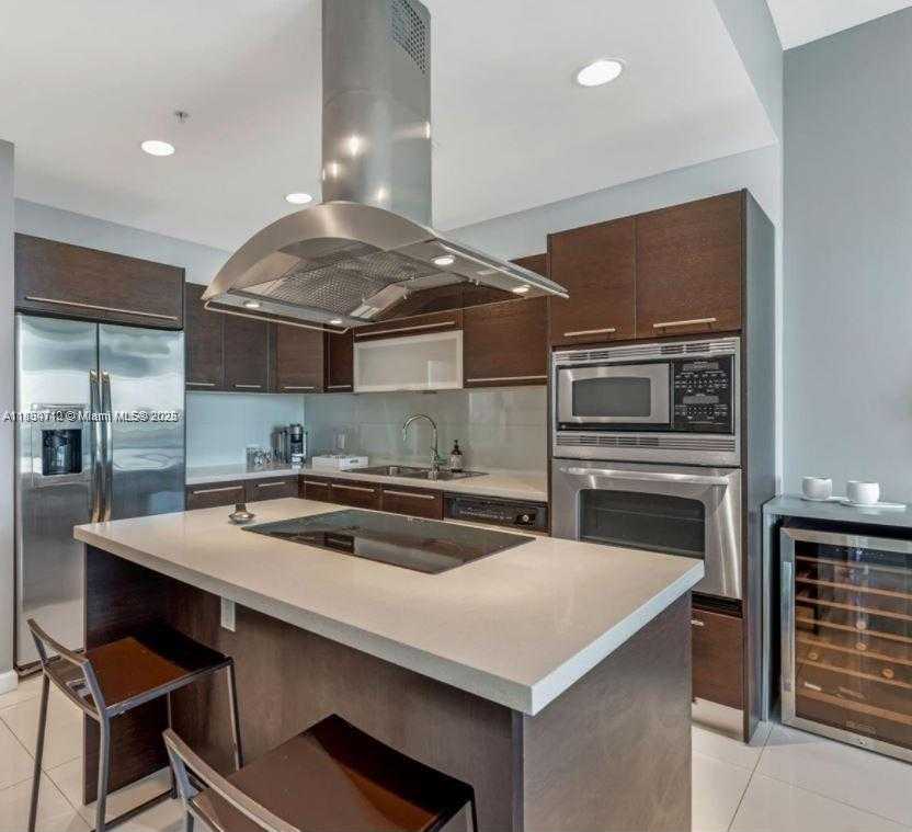 Small Image of 7930 EAST DR #707, North Bay Village Number 10