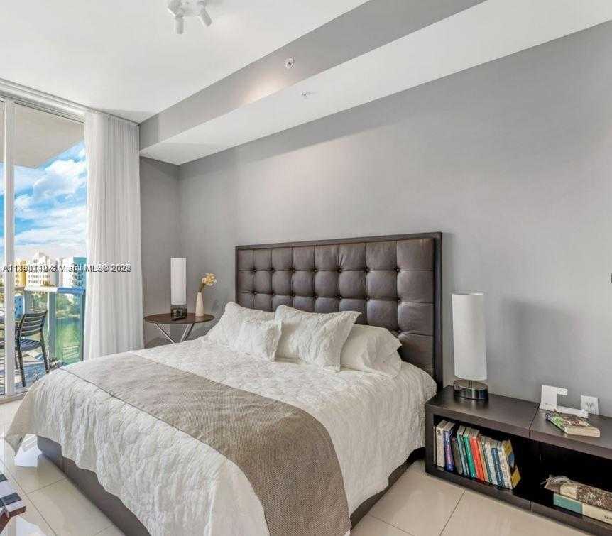 Small Image of 7930 EAST DR #707, North Bay Village Number 18