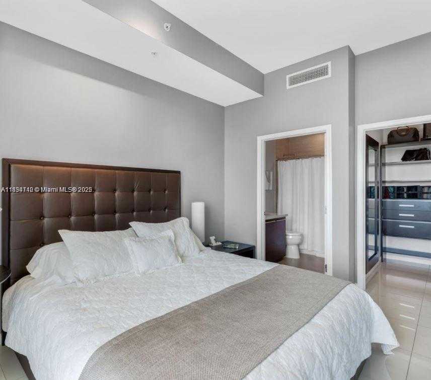 Small Image of 7930 EAST DR #707, North Bay Village Number 19