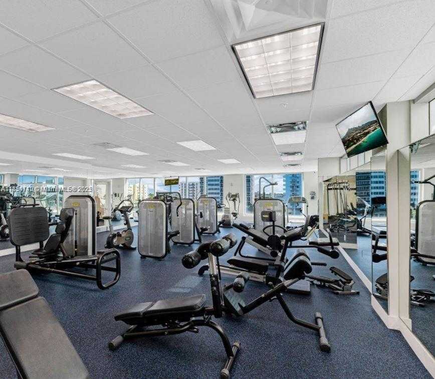 Small Image of 7930 EAST DR #707, North Bay Village Number 8