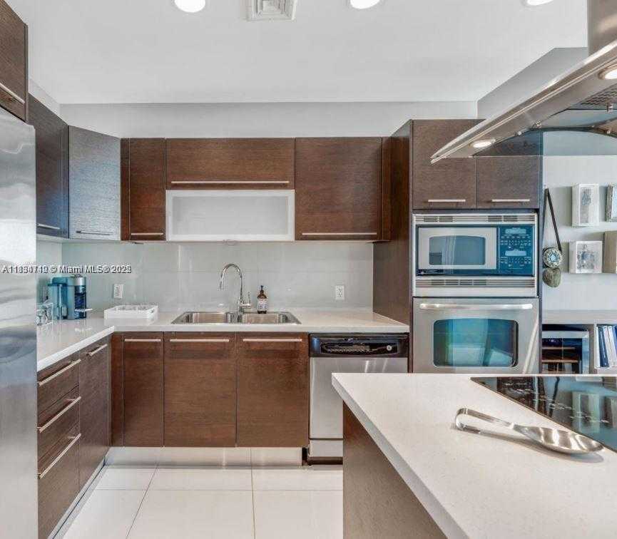 Small Image of 7930 EAST DR #707, North Bay Village Number 9