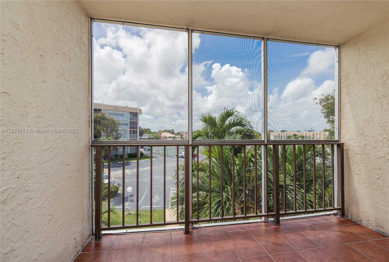 Small Image of 701 THREE ISLANDS BLVD #317, Hallandale Beach Number 23