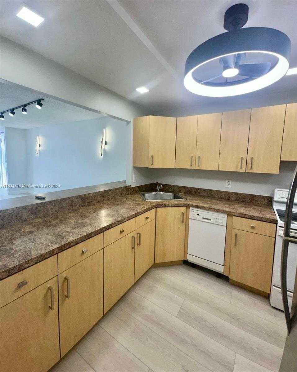 Small Image of 701 THREE ISLANDS BLVD #317, Hallandale Beach Number 5