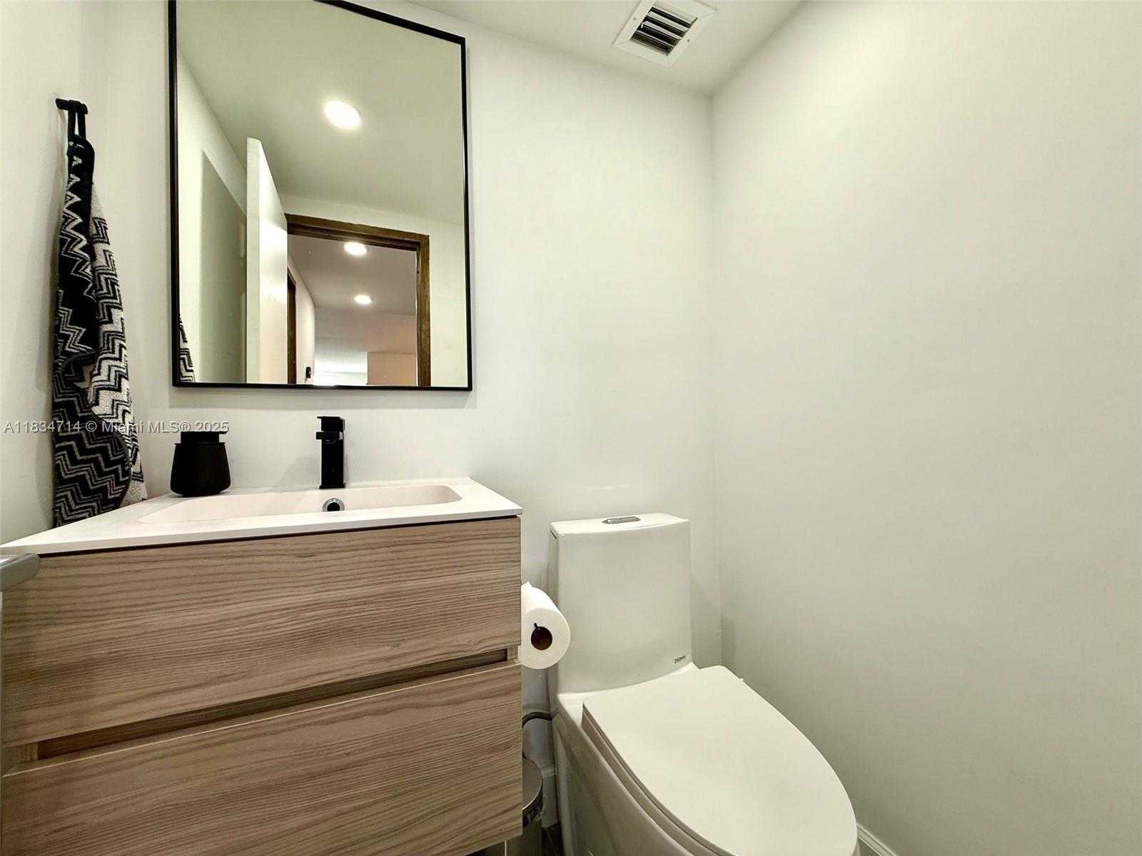 Small Image of 1500 BAY RD #540S, Miami Beach Number 11