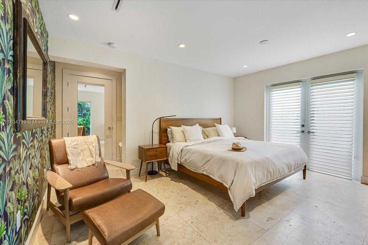 Small Image of 435 RIDGEWOOD ROAD, Key Biscayne Number 13