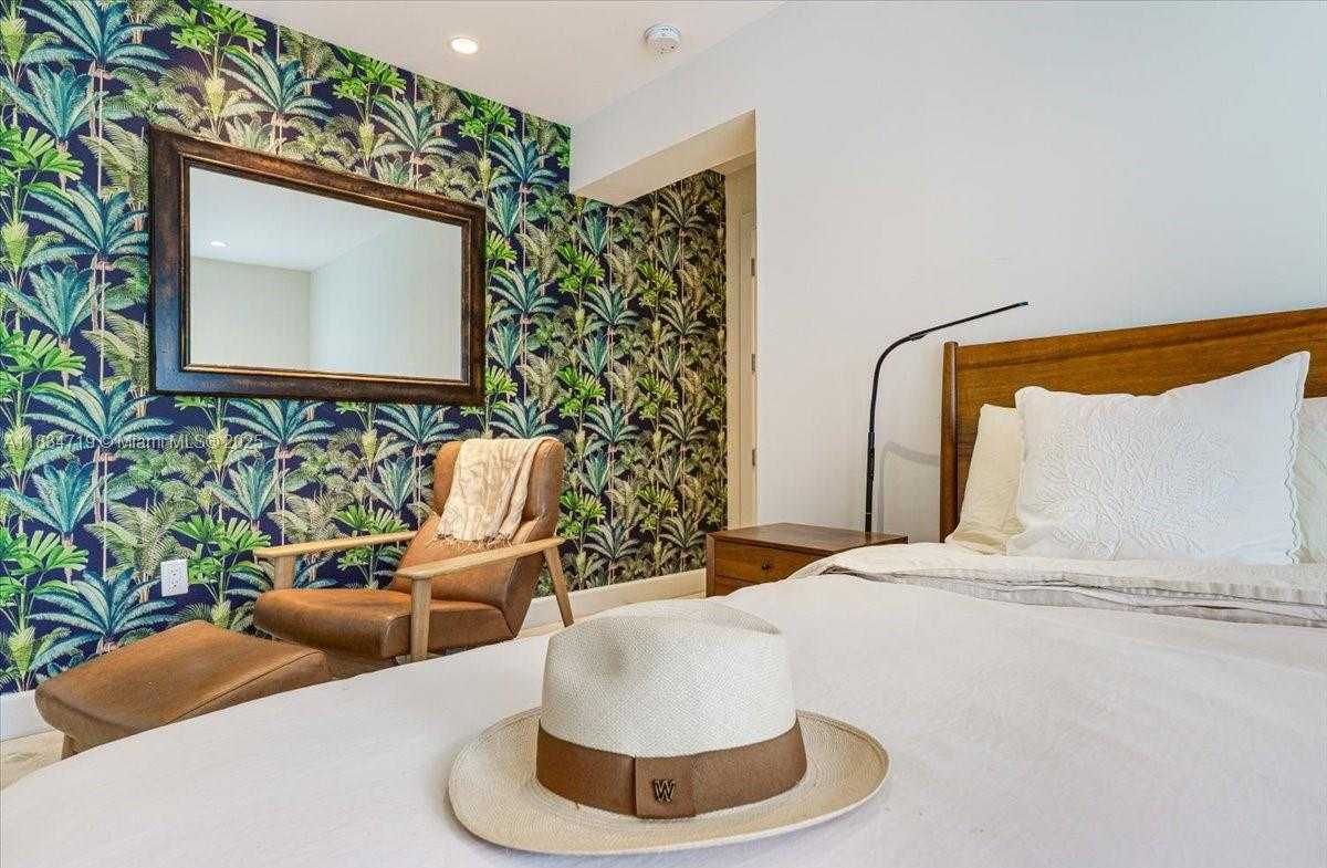 Small Image of 435 RIDGEWOOD ROAD, Key Biscayne Number 14
