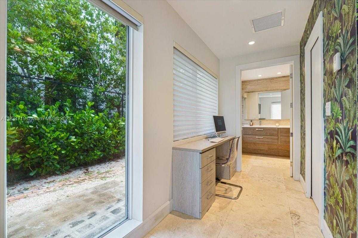 Small Image of 435 RIDGEWOOD ROAD, Key Biscayne Number 18