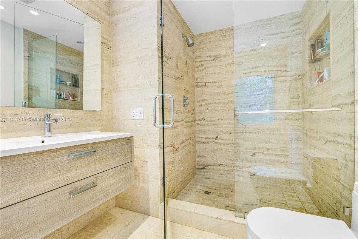 Small Image of 435 RIDGEWOOD ROAD, Key Biscayne Number 19