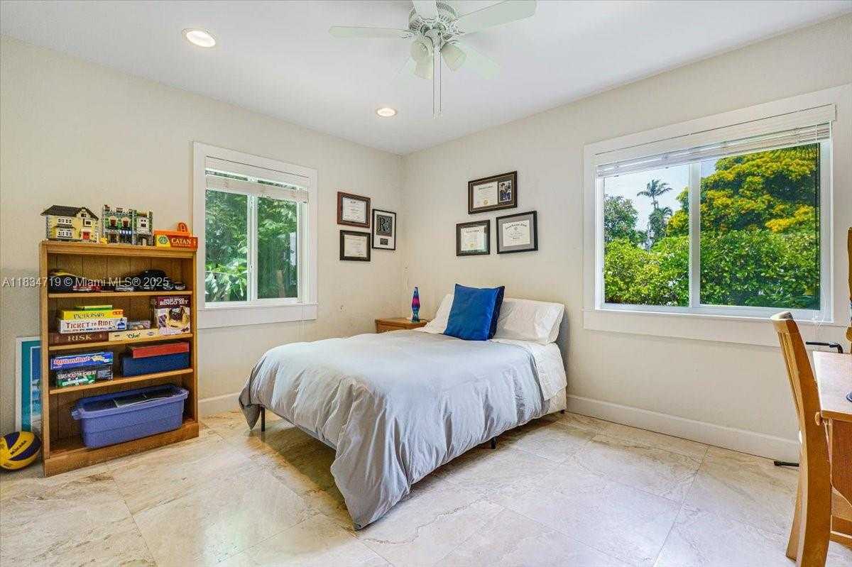 Small Image of 435 RIDGEWOOD ROAD, Key Biscayne Number 20