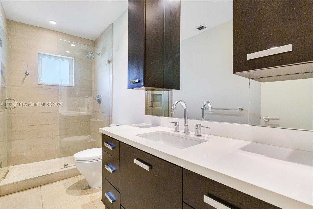 Small Image of 435 RIDGEWOOD ROAD, Key Biscayne Number 22