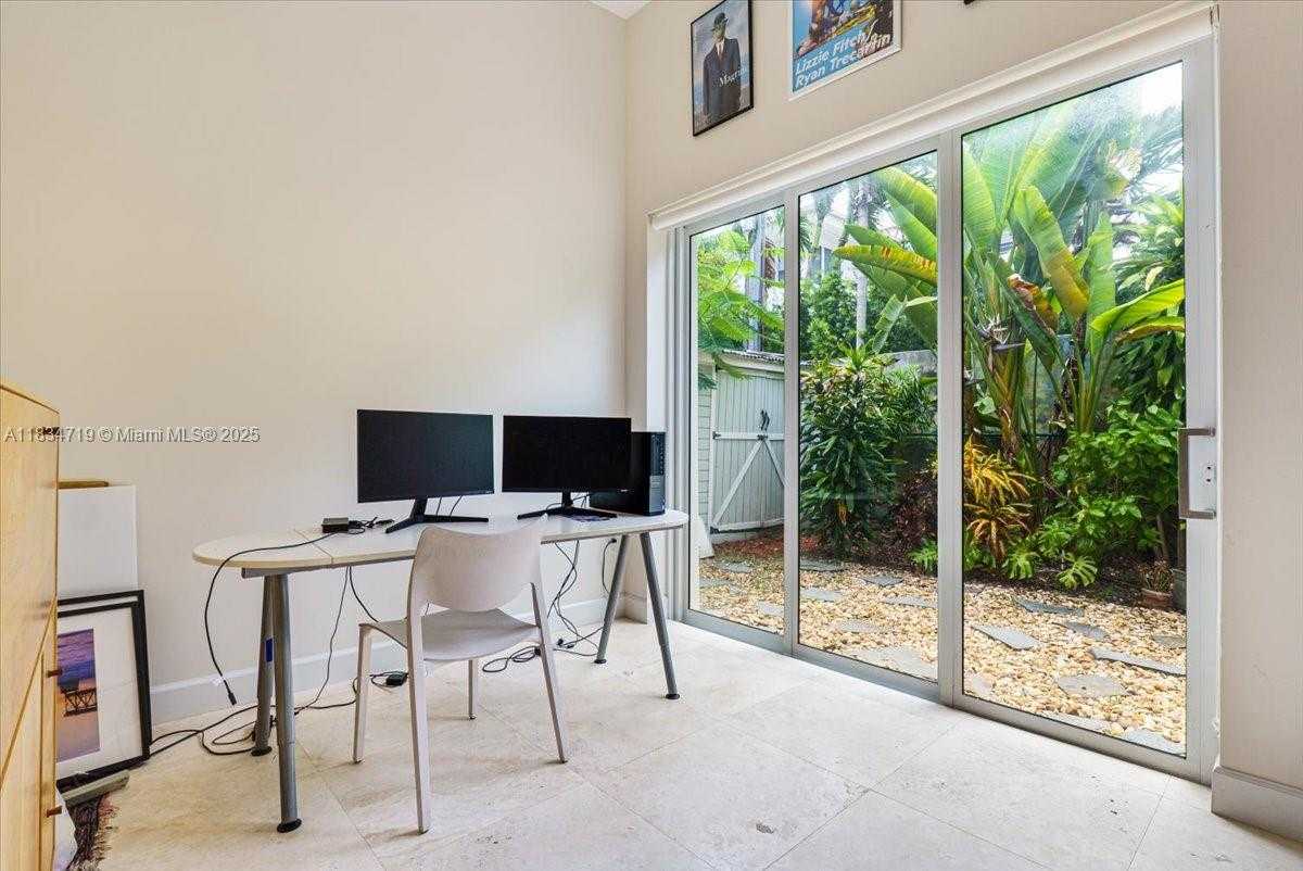 Small Image of 435 RIDGEWOOD ROAD, Key Biscayne Number 23
