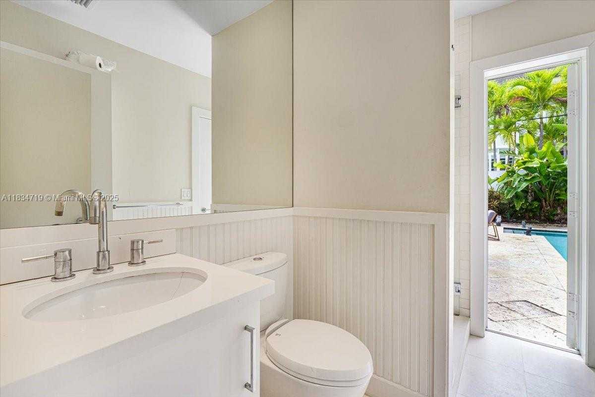 Small Image of 435 RIDGEWOOD ROAD, Key Biscayne Number 26