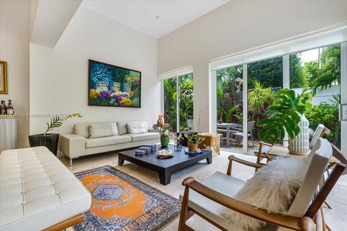Small Image of 435 RIDGEWOOD ROAD, Key Biscayne Number 3