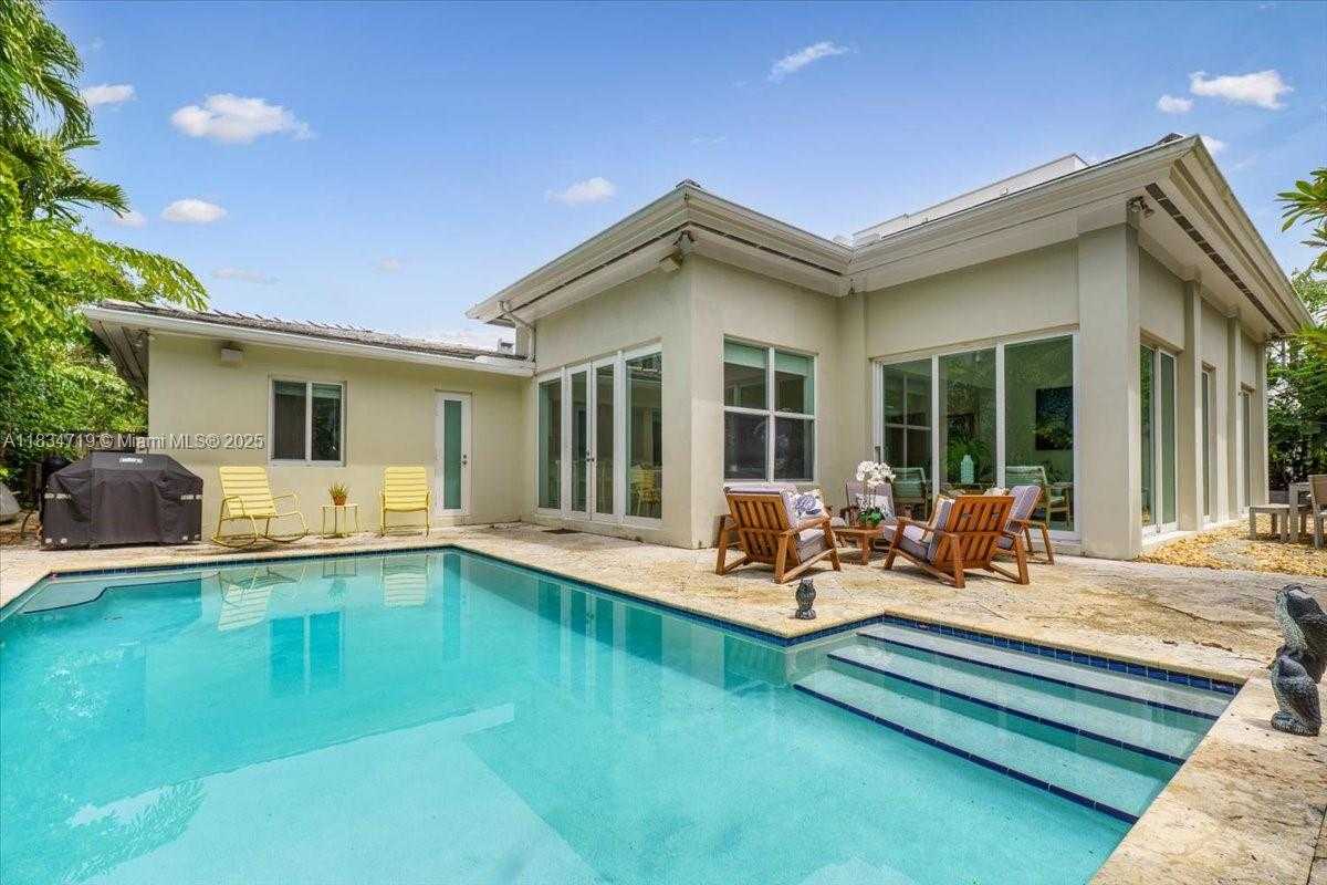 Small Image of 435 RIDGEWOOD ROAD, Key Biscayne Number 30