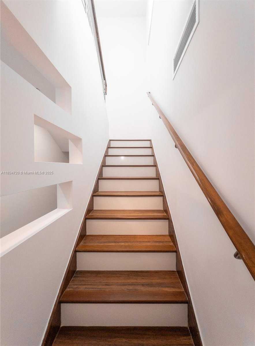 Small Image of 163 NORTH SHORE DR #163-5, Miami Beach Number 10