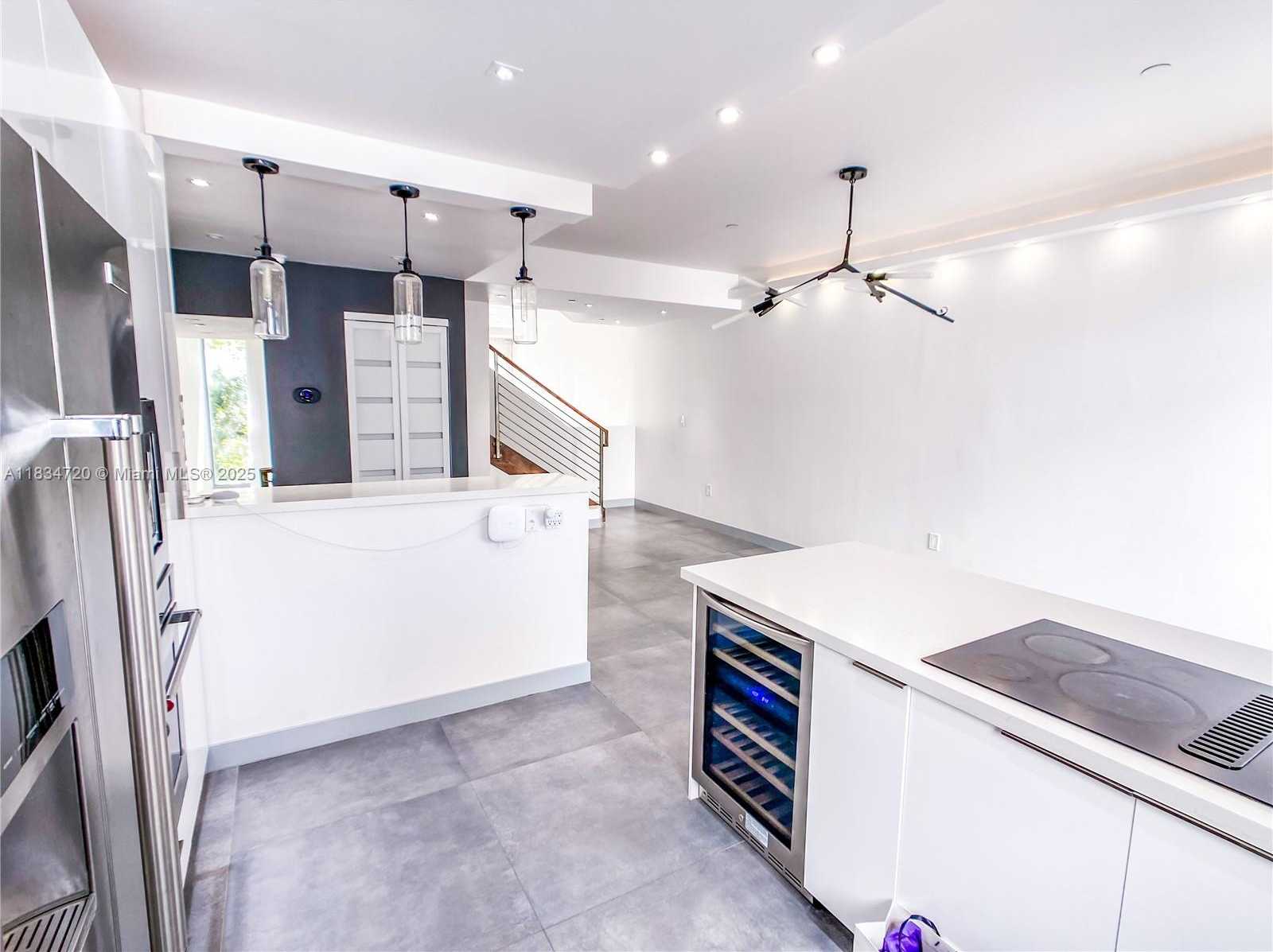 Small Image of 163 NORTH SHORE DR #163-5, Miami Beach Number 13