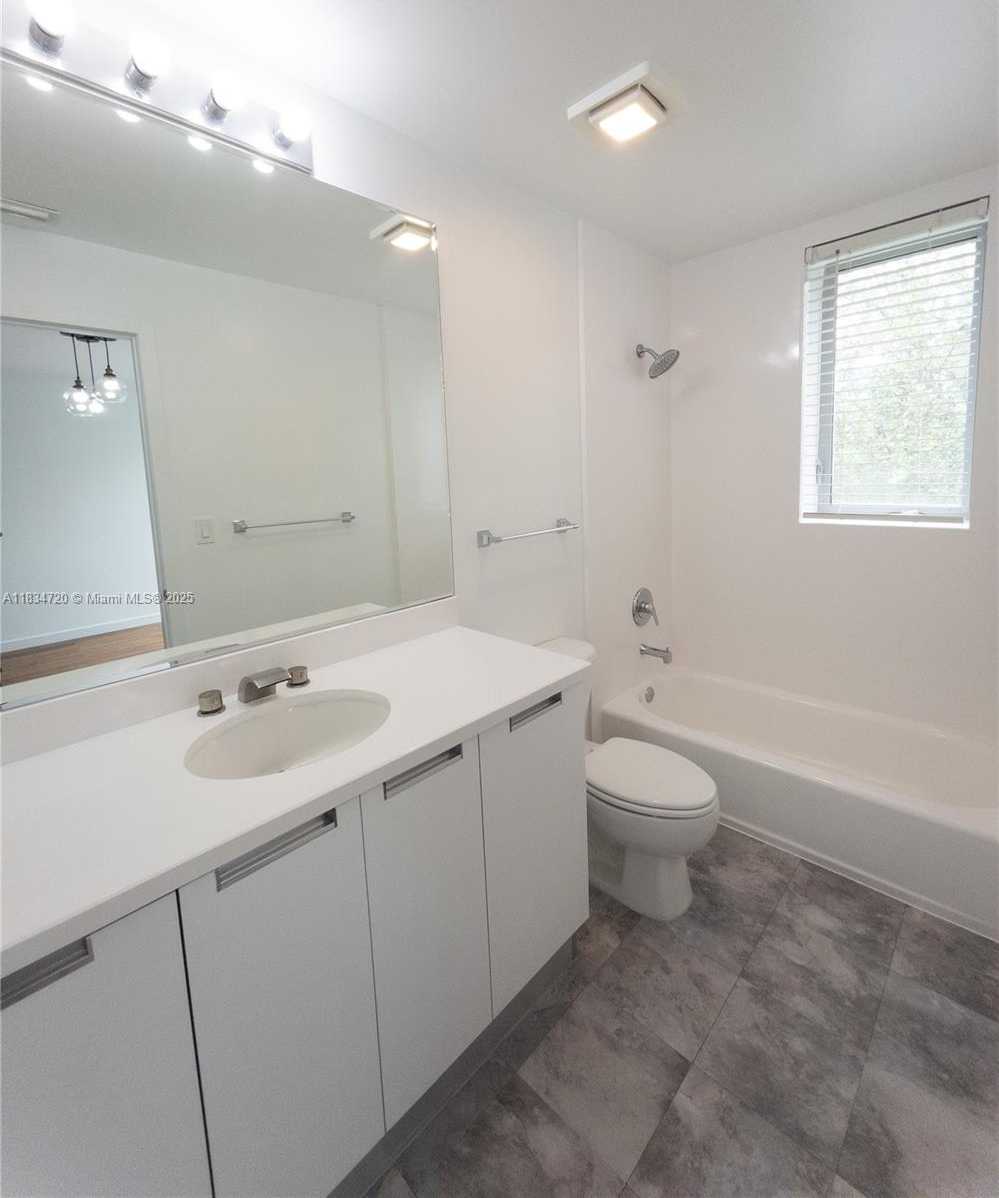 Small Image of 163 NORTH SHORE DR #163-5, Miami Beach Number 18