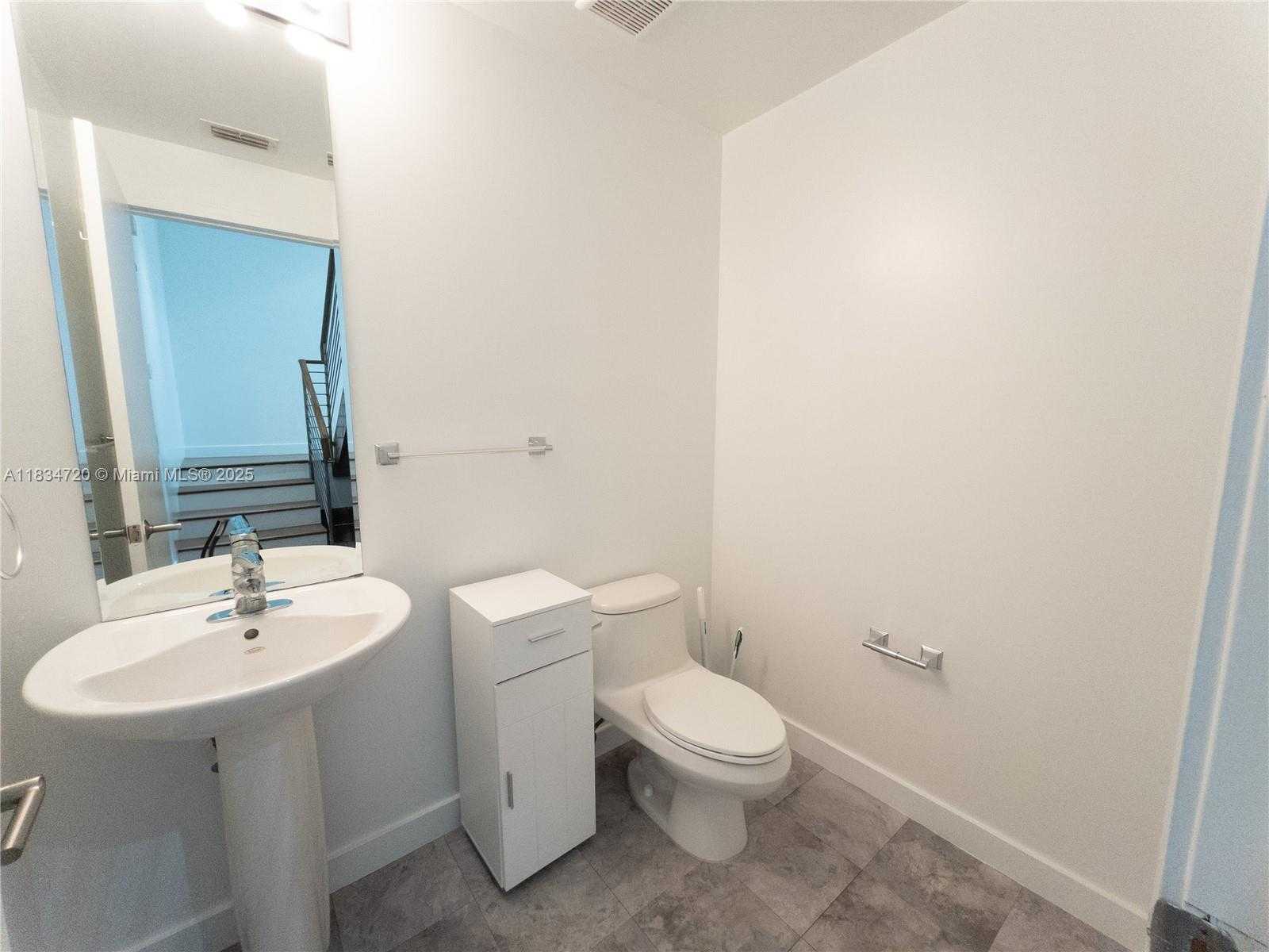 Small Image of 163 NORTH SHORE DR #163-5, Miami Beach Number 8