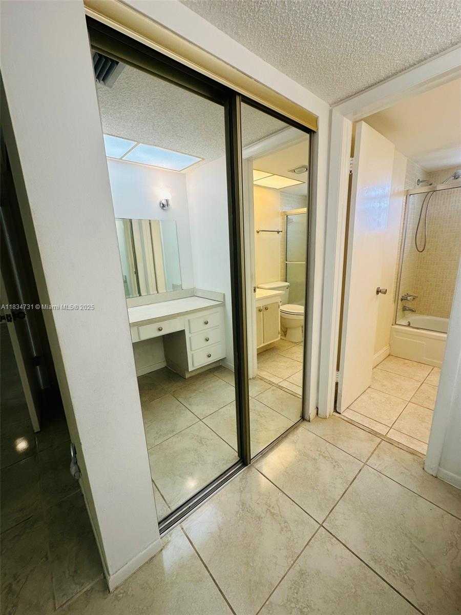 Small Image of 101 BERKLEY RD #209, Hollywood Number 16