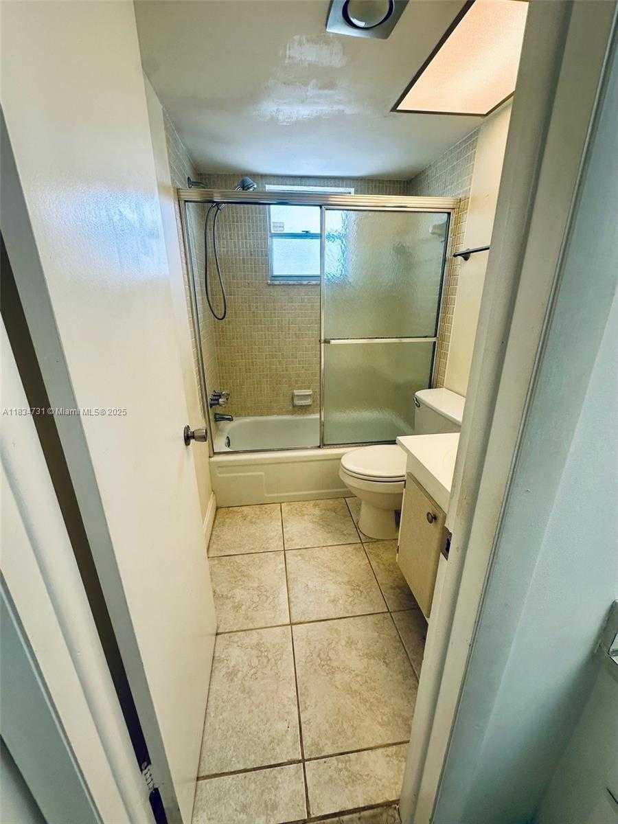 Small Image of 101 BERKLEY RD #209, Hollywood Number 17
