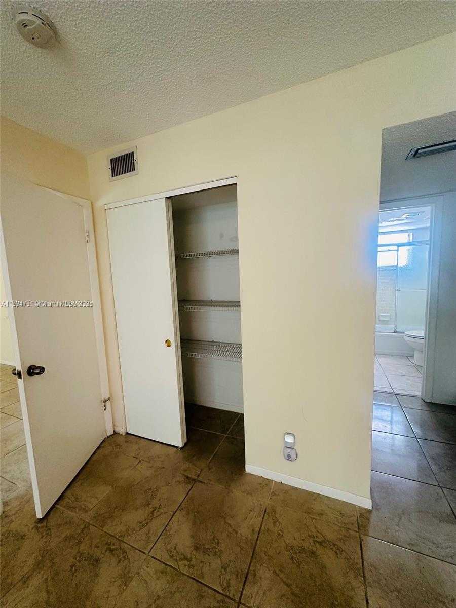 Small Image of 101 BERKLEY RD #209, Hollywood Number 19