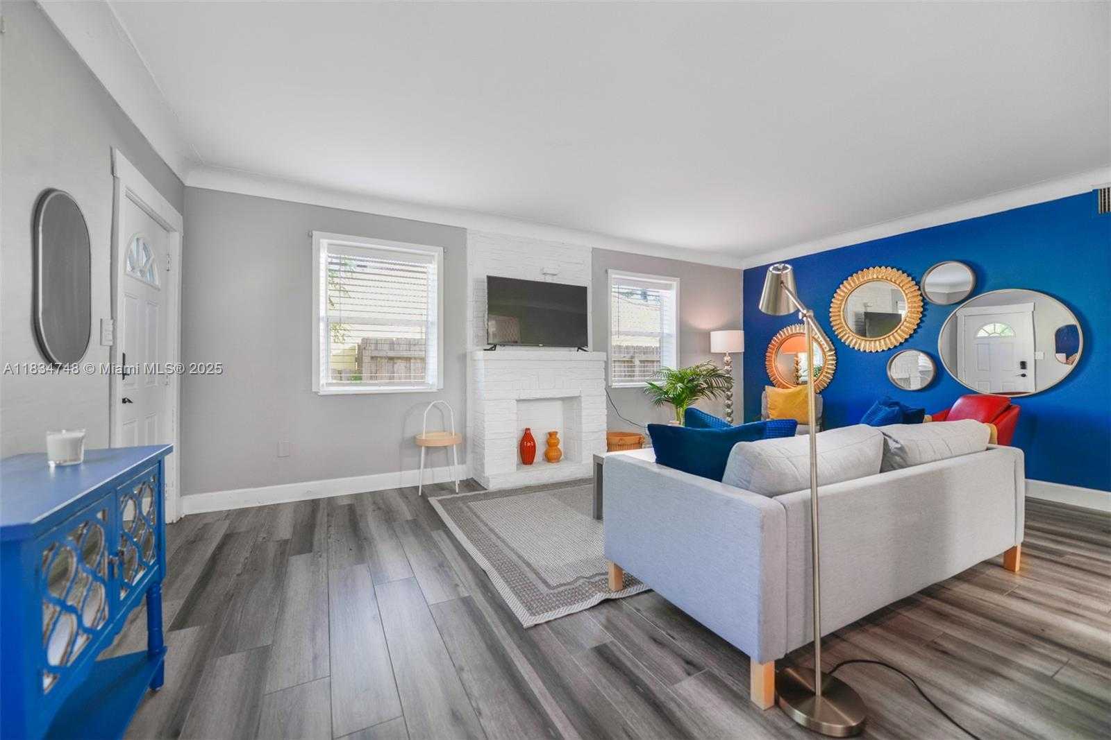 Small Image of 242 SOUTH WEST 20TH ST, Fort Lauderdale Number 2