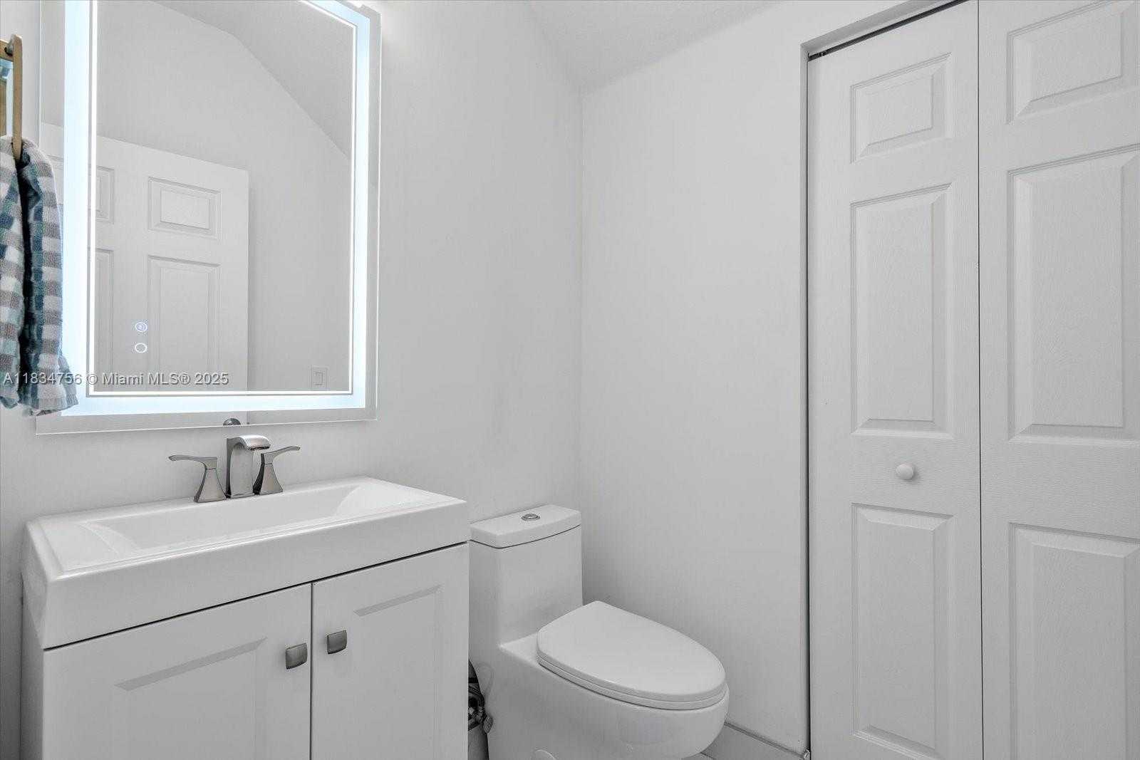 Small Image of 20960 NORTH EAST 2ND CT, Miami Number 14