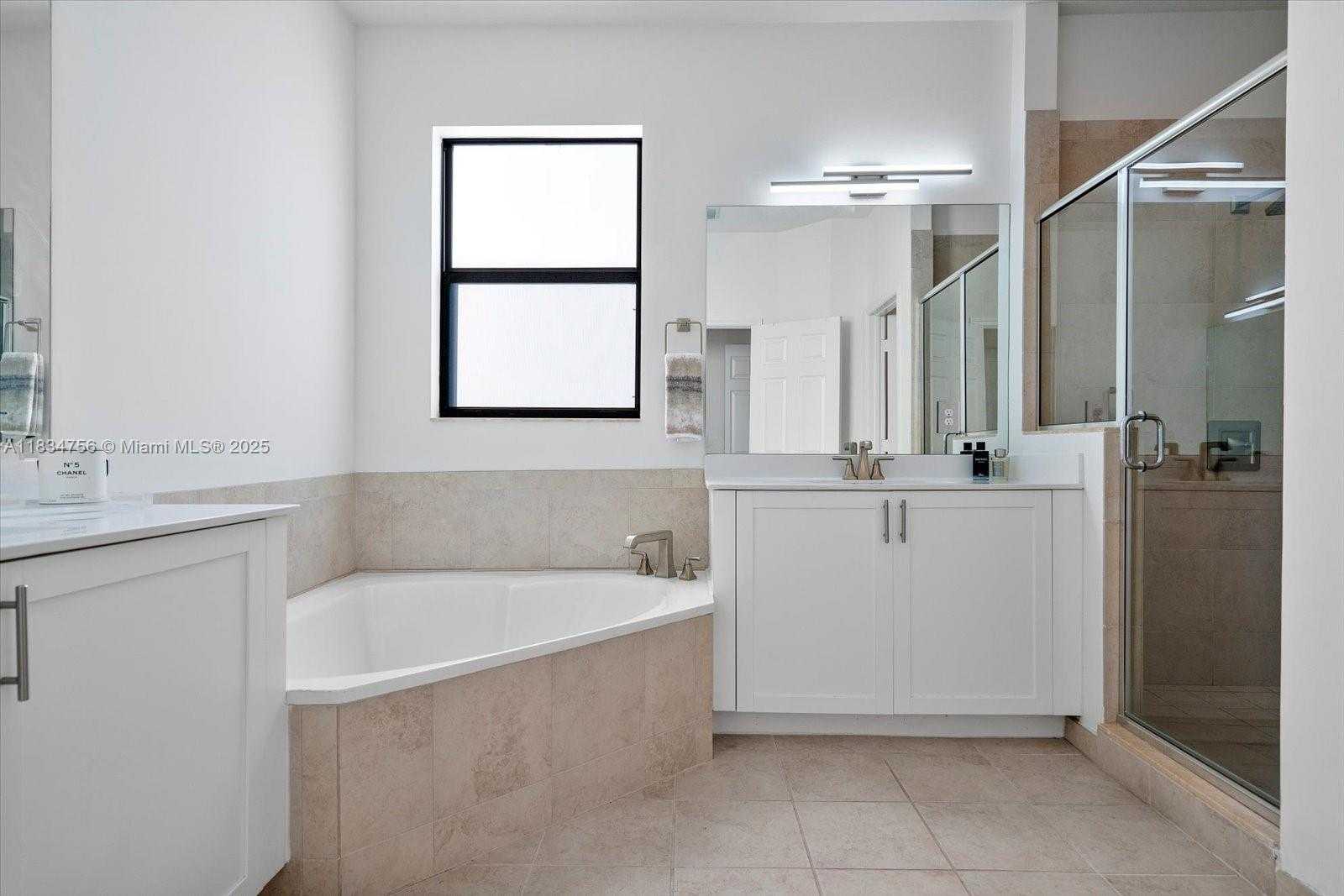 Small Image of 20960 NORTH EAST 2ND CT, Miami Number 24