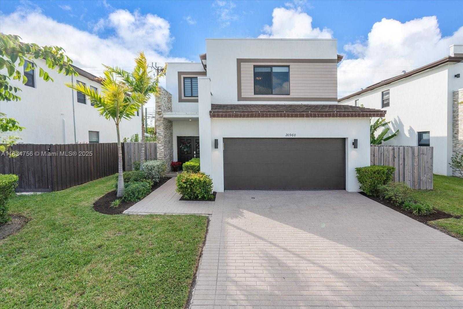 Small Image of 20960 NORTH EAST 2ND CT, Miami Number 25