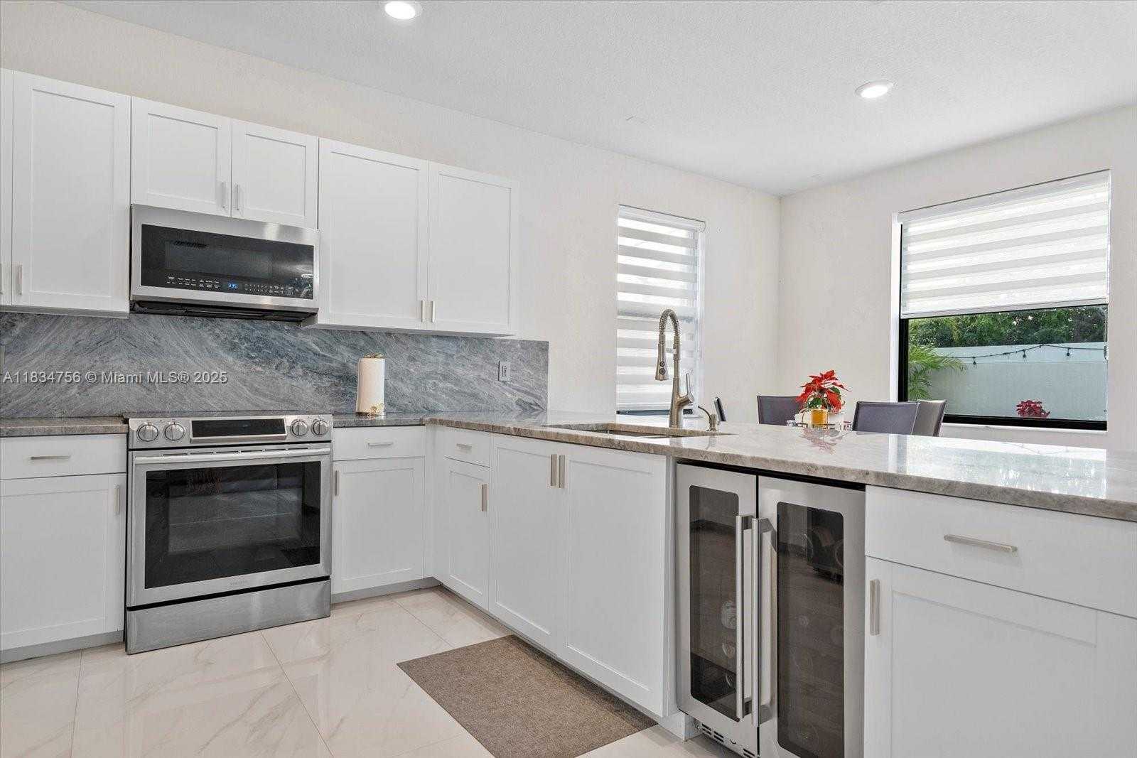 Small Image of 20960 NORTH EAST 2ND CT, Miami Number 6