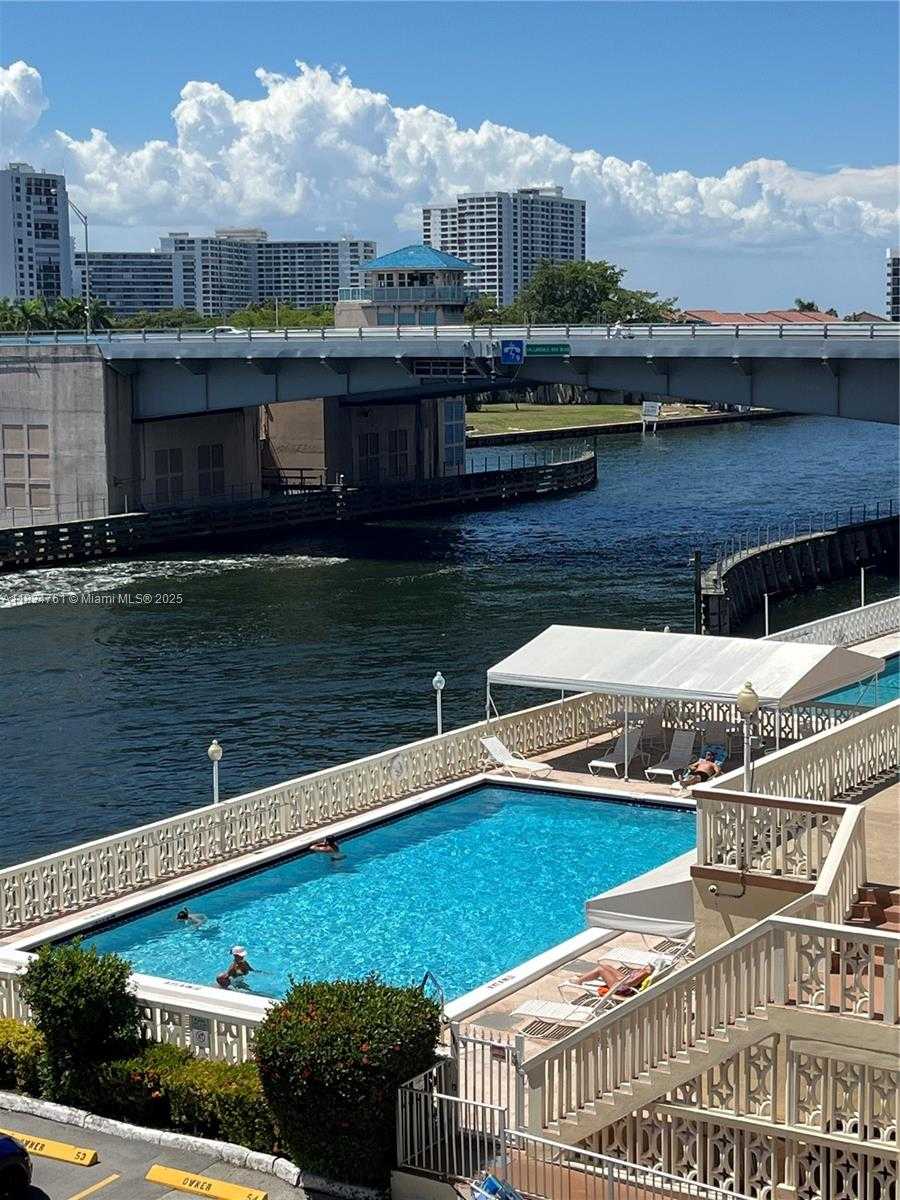Small Image of 1817 SOUTH OCEAN DR #419, Hallandale Beach Number 12