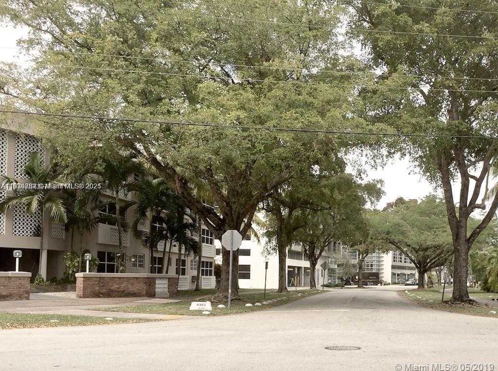 Small Image of 6580 SANTONA ST #A39, Coral Gables Number 2