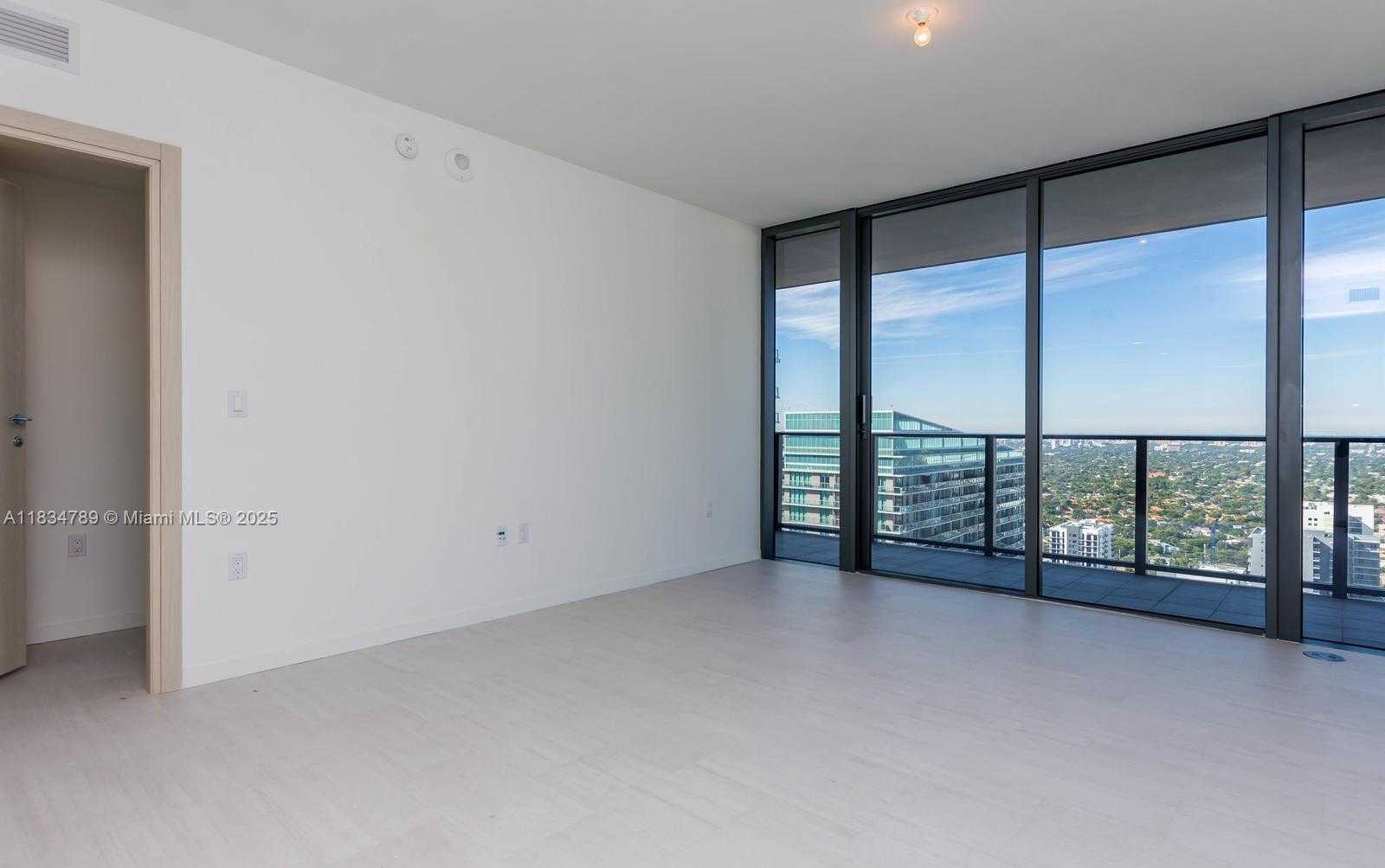 Small Image of 1000 BRICKELL PLZ #3204, Miami Number 11