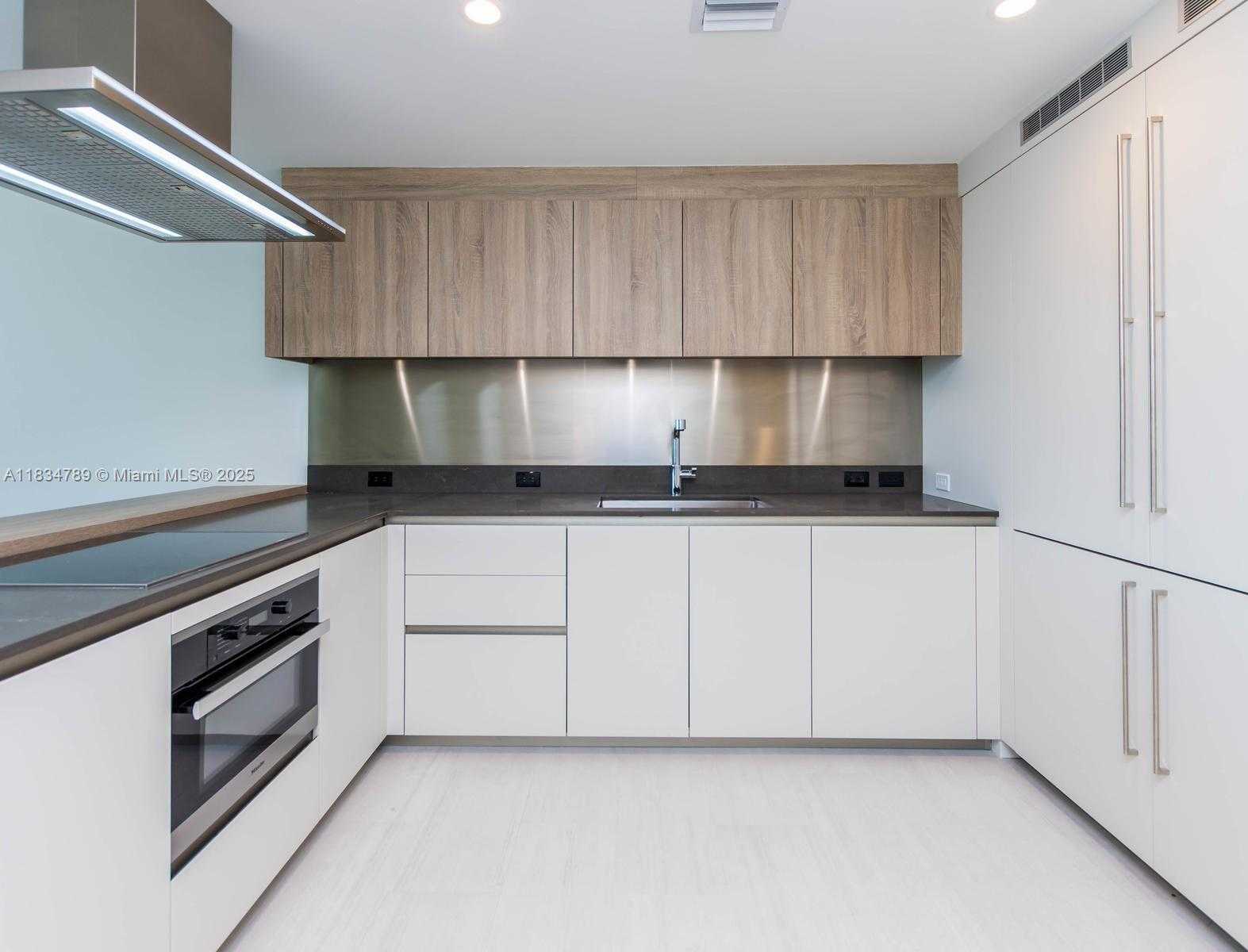Small Image of 1000 BRICKELL PLZ #3204, Miami Number 13