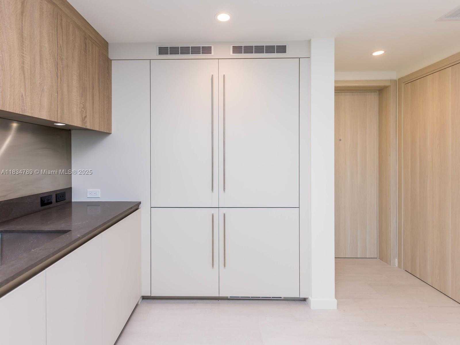 Small Image of 1000 BRICKELL PLZ #3204, Miami Number 15
