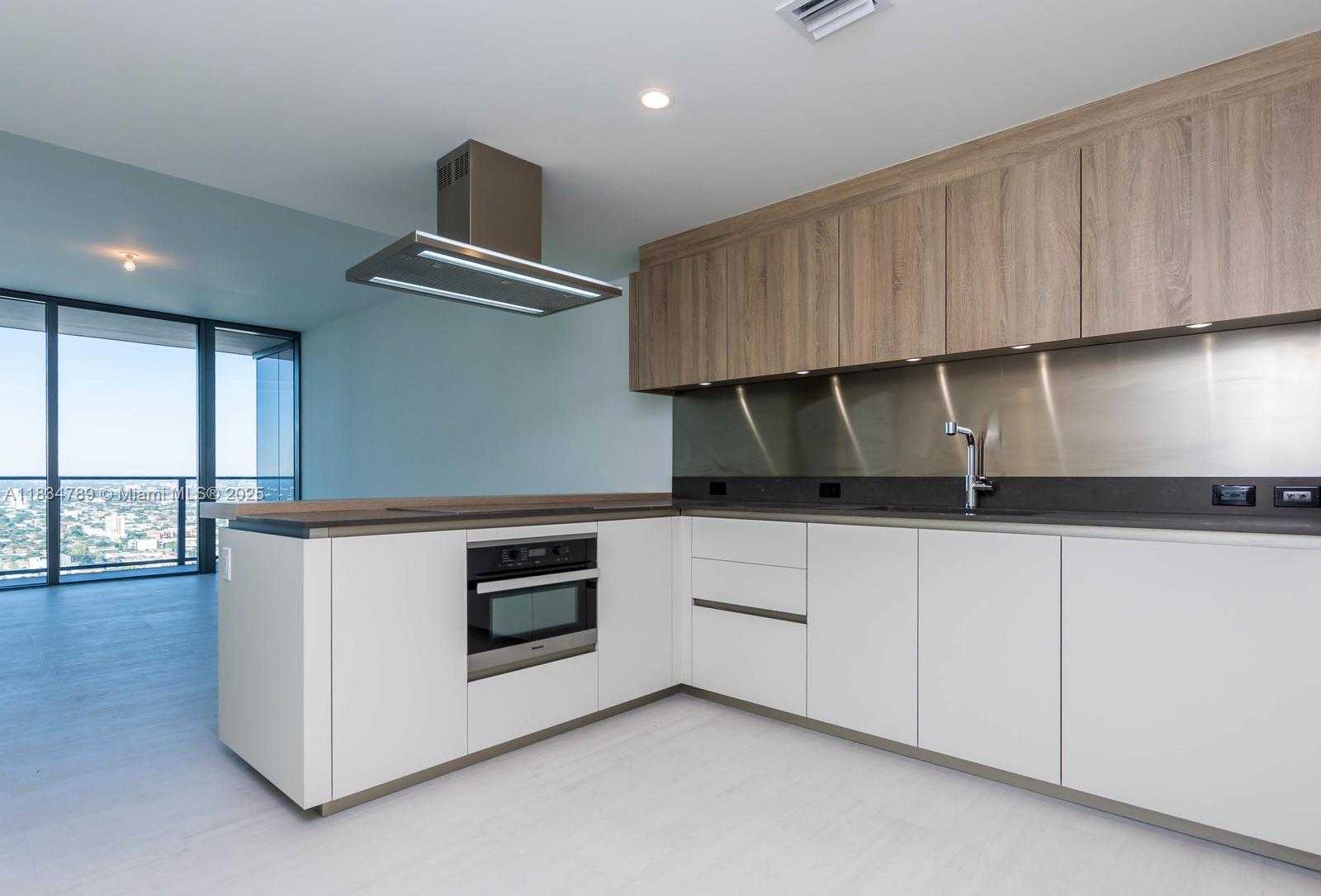 Small Image of 1000 BRICKELL PLZ #3204, Miami Number 18