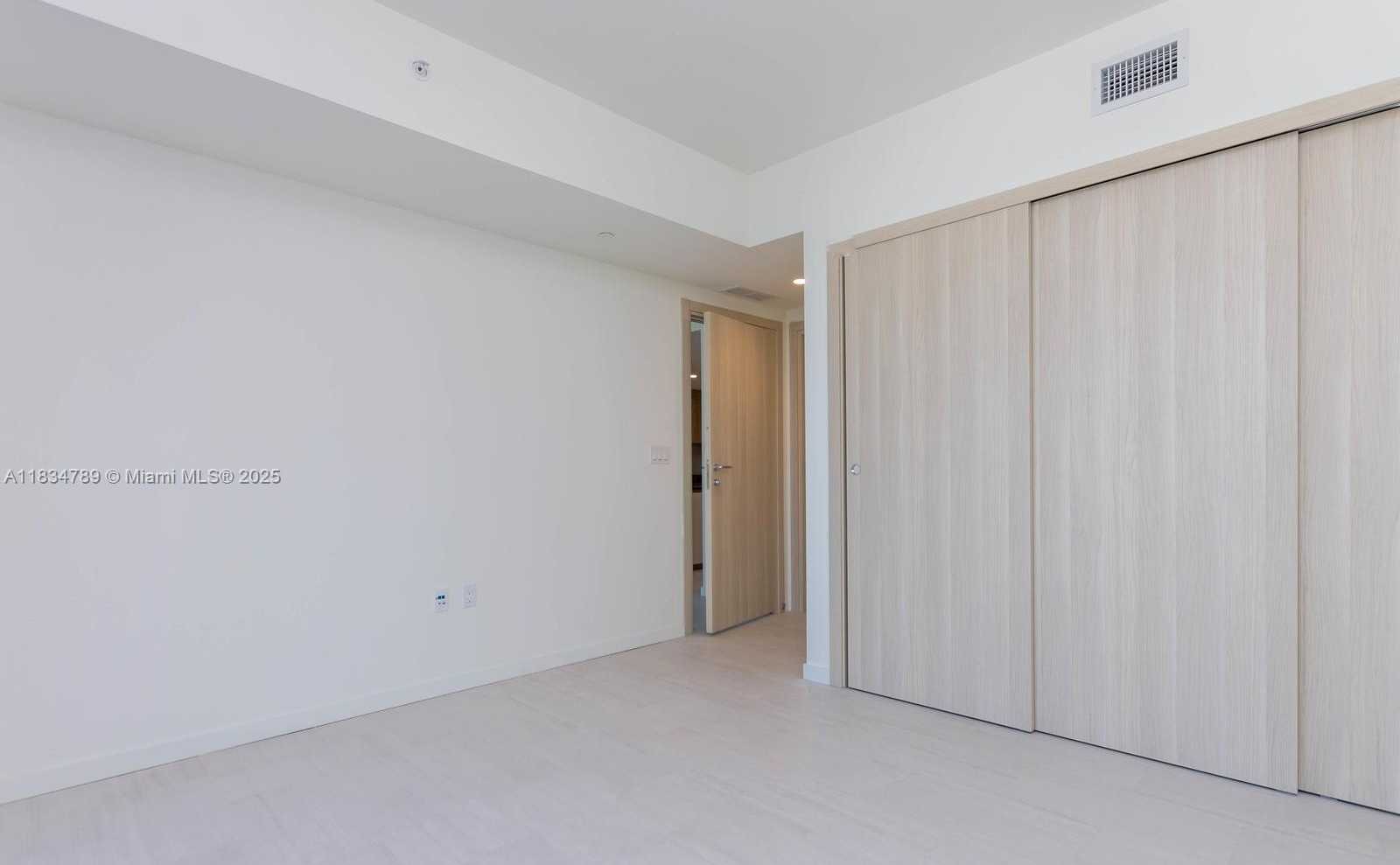 Small Image of 1000 BRICKELL PLZ #3204, Miami Number 29