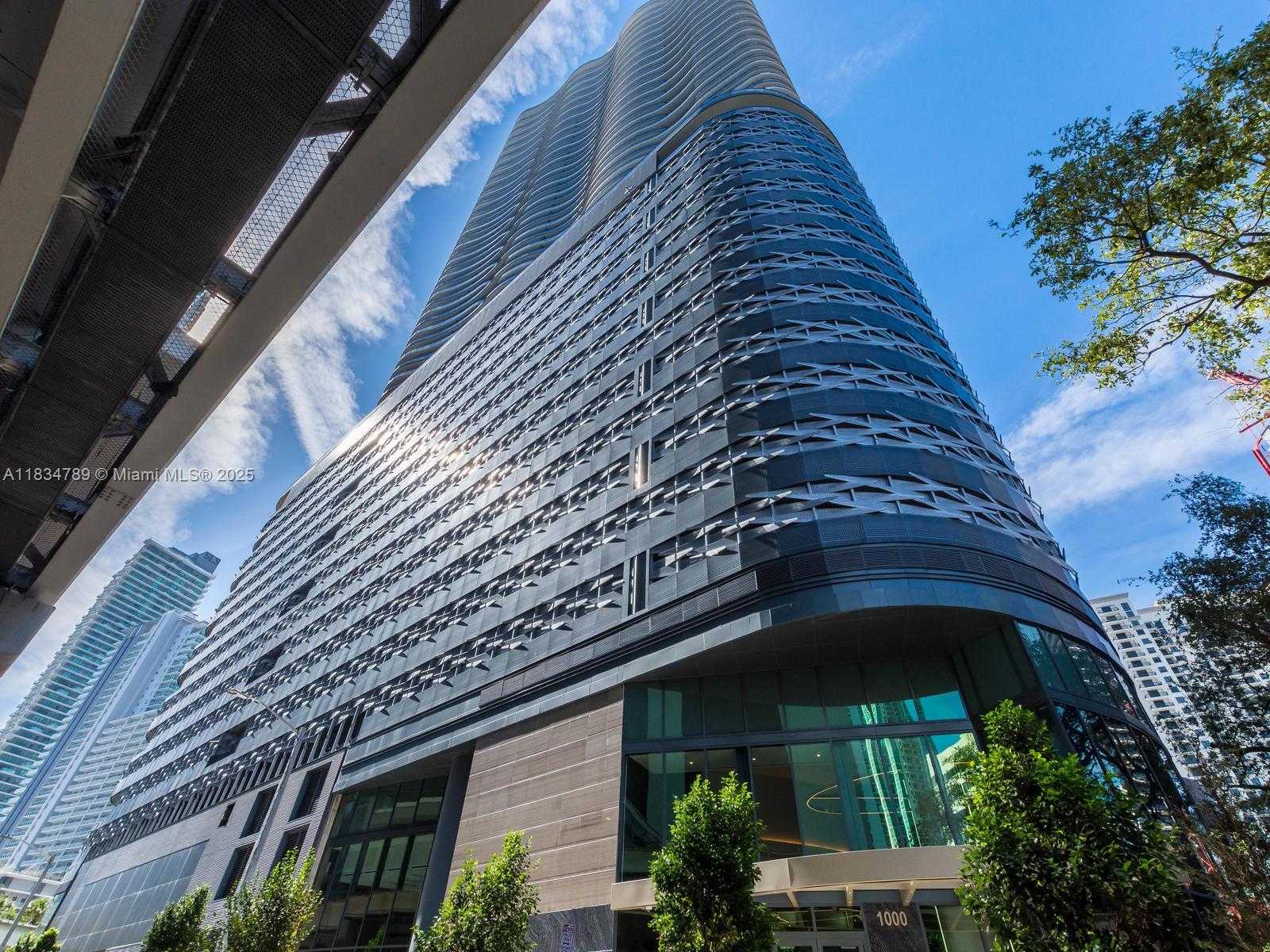 Small Image of 1000 BRICKELL PLZ #3204, Miami Number 3