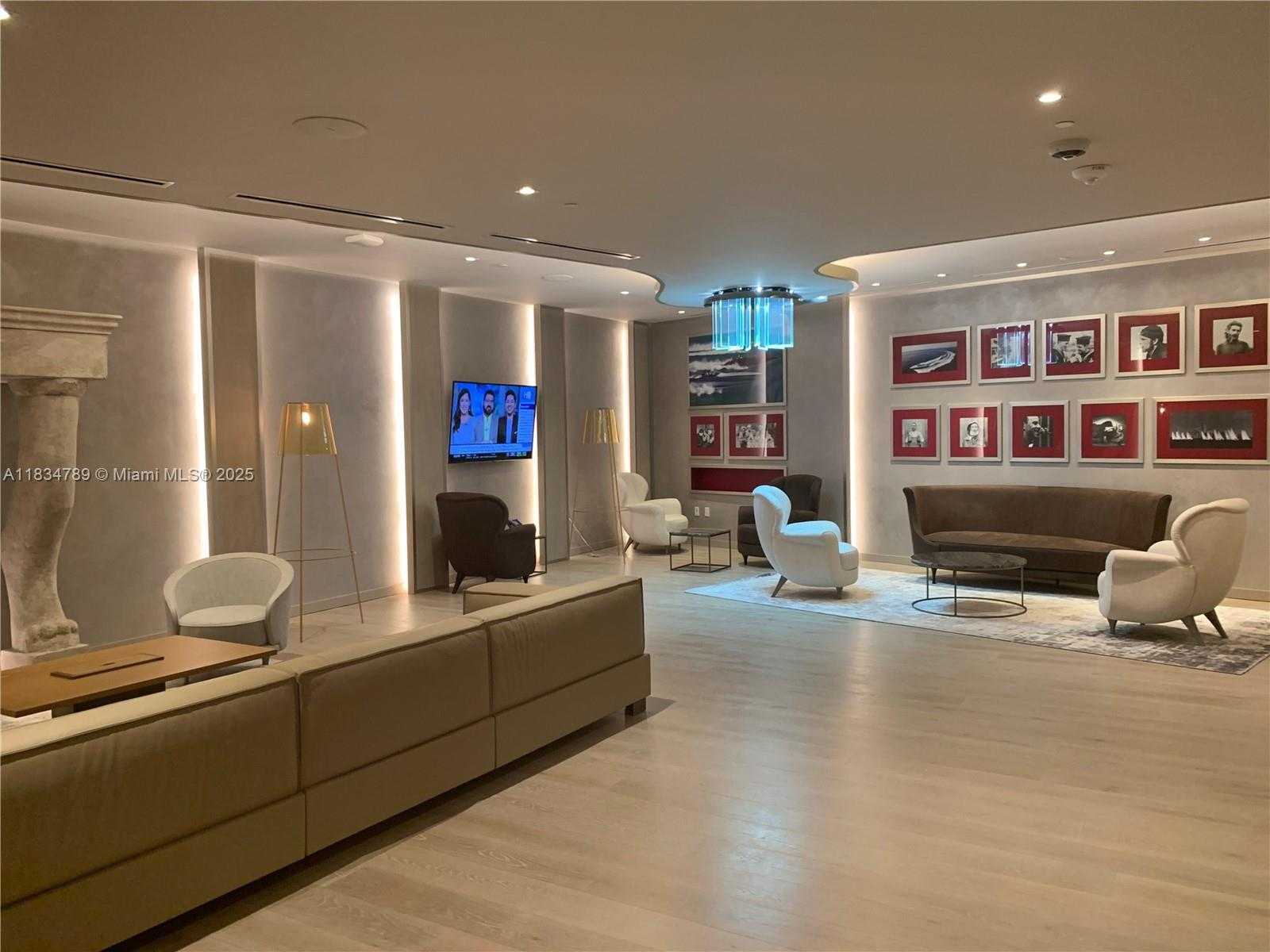 Small Image of 1000 BRICKELL PLZ #3204, Miami Number 4