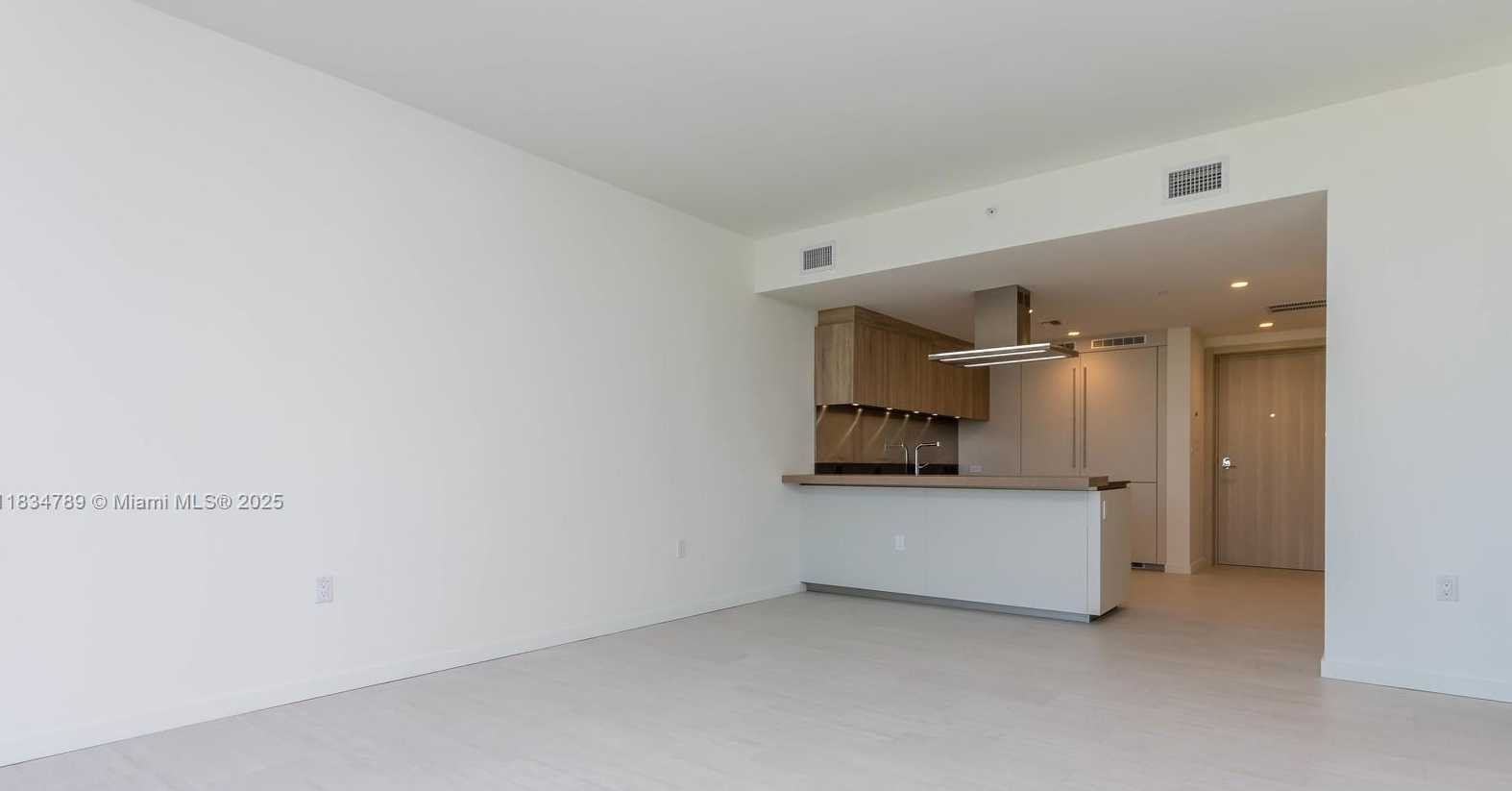 Small Image of 1000 BRICKELL PLZ #3204, Miami Number 8