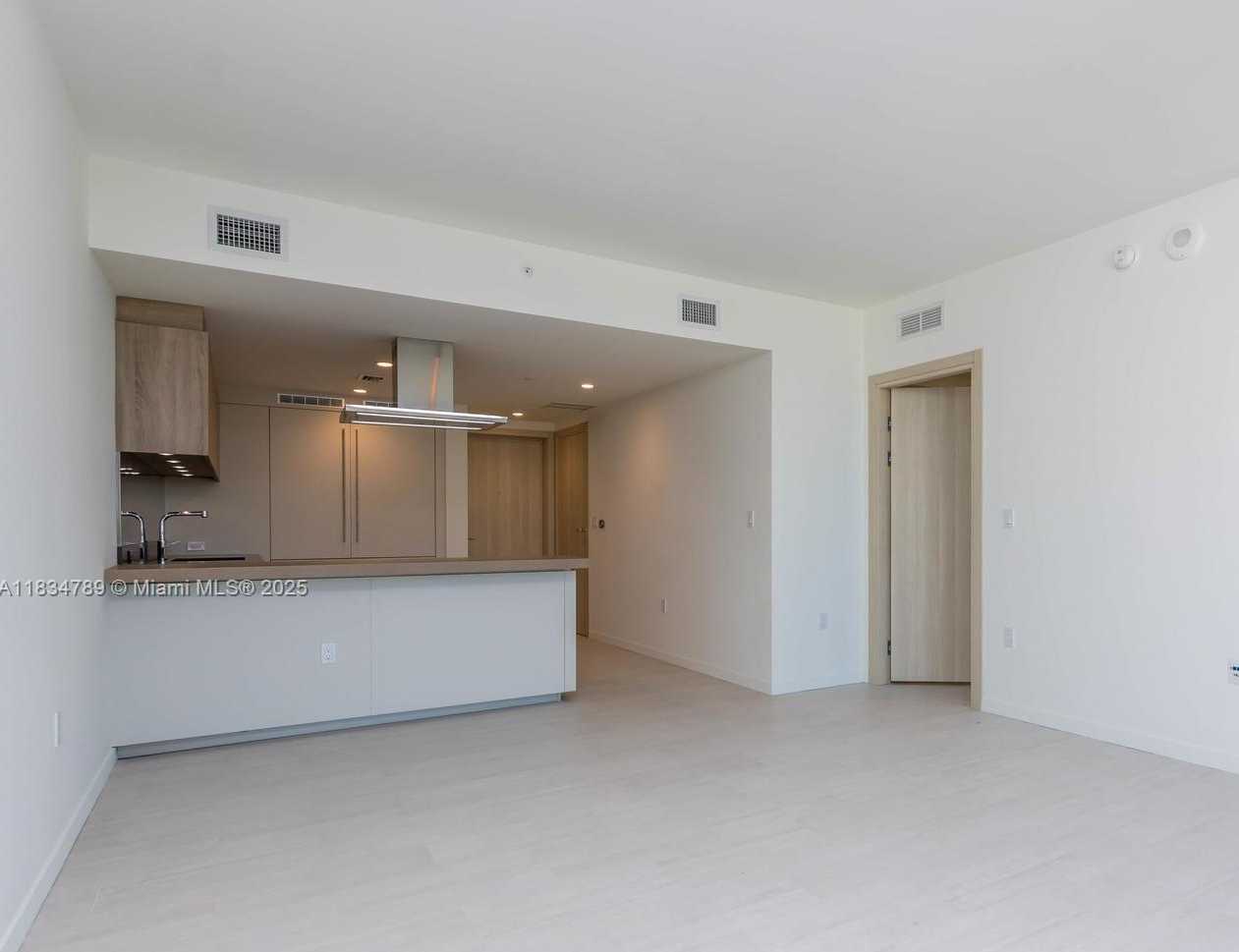 Small Image of 1000 BRICKELL PLZ #3204, Miami Number 9