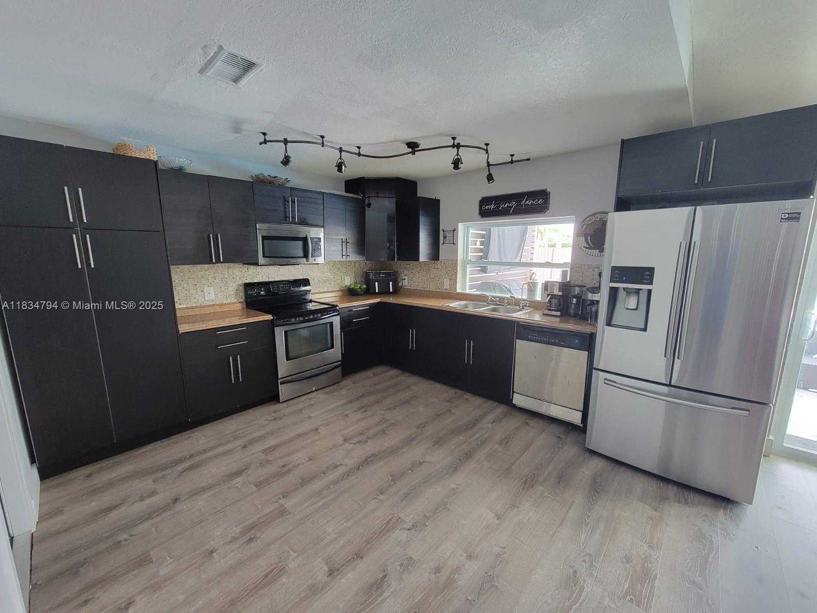 Small Image of 12041 NORTH WEST 34TH PL, Sunrise Number 5