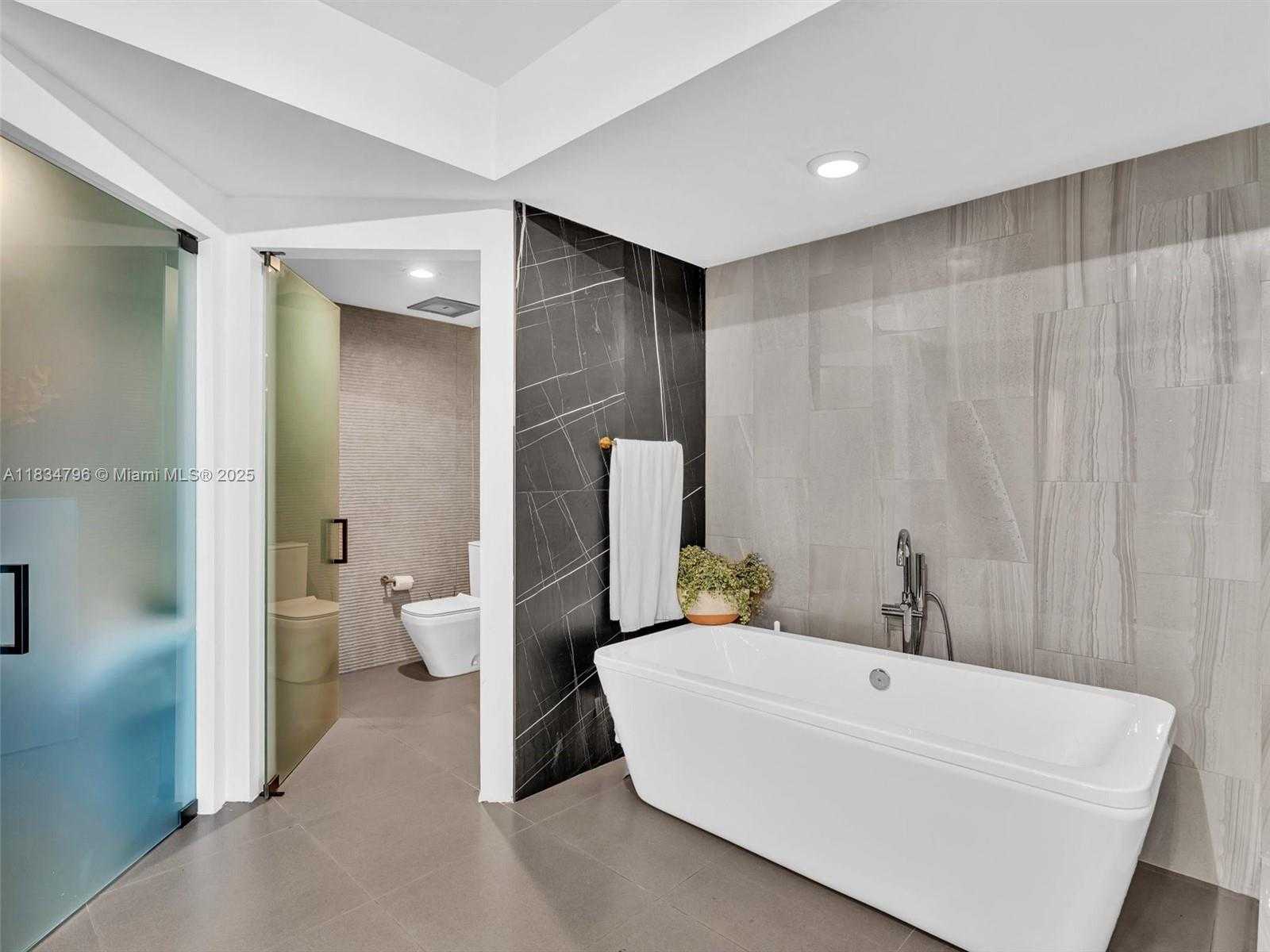 Small Image of 3201 NORTH EAST 183RD ST #2102, Aventura Number 28