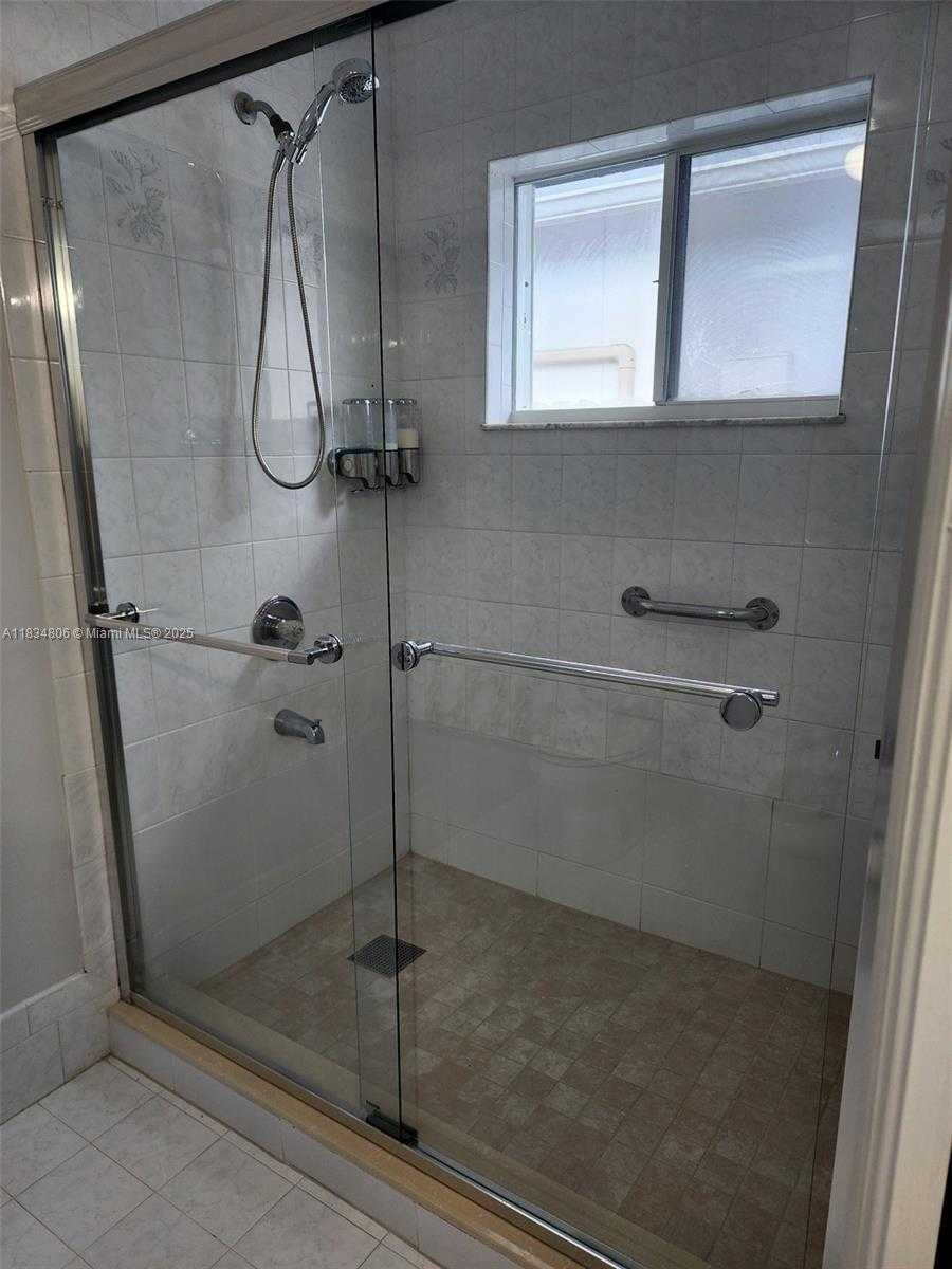 Small Image of 986 NORTH WEST 136TH CT #986, Miami Number 13