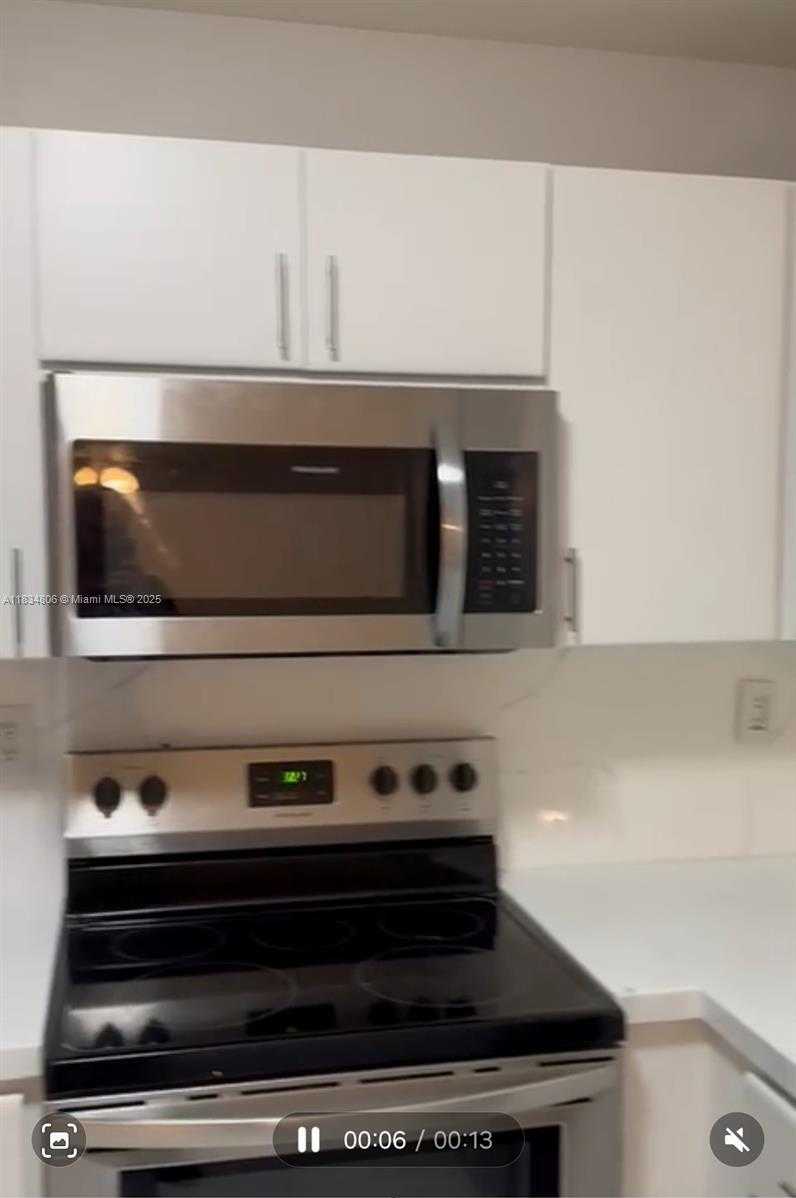 Small Image of 986 NORTH WEST 136TH CT #986, Miami Number 5