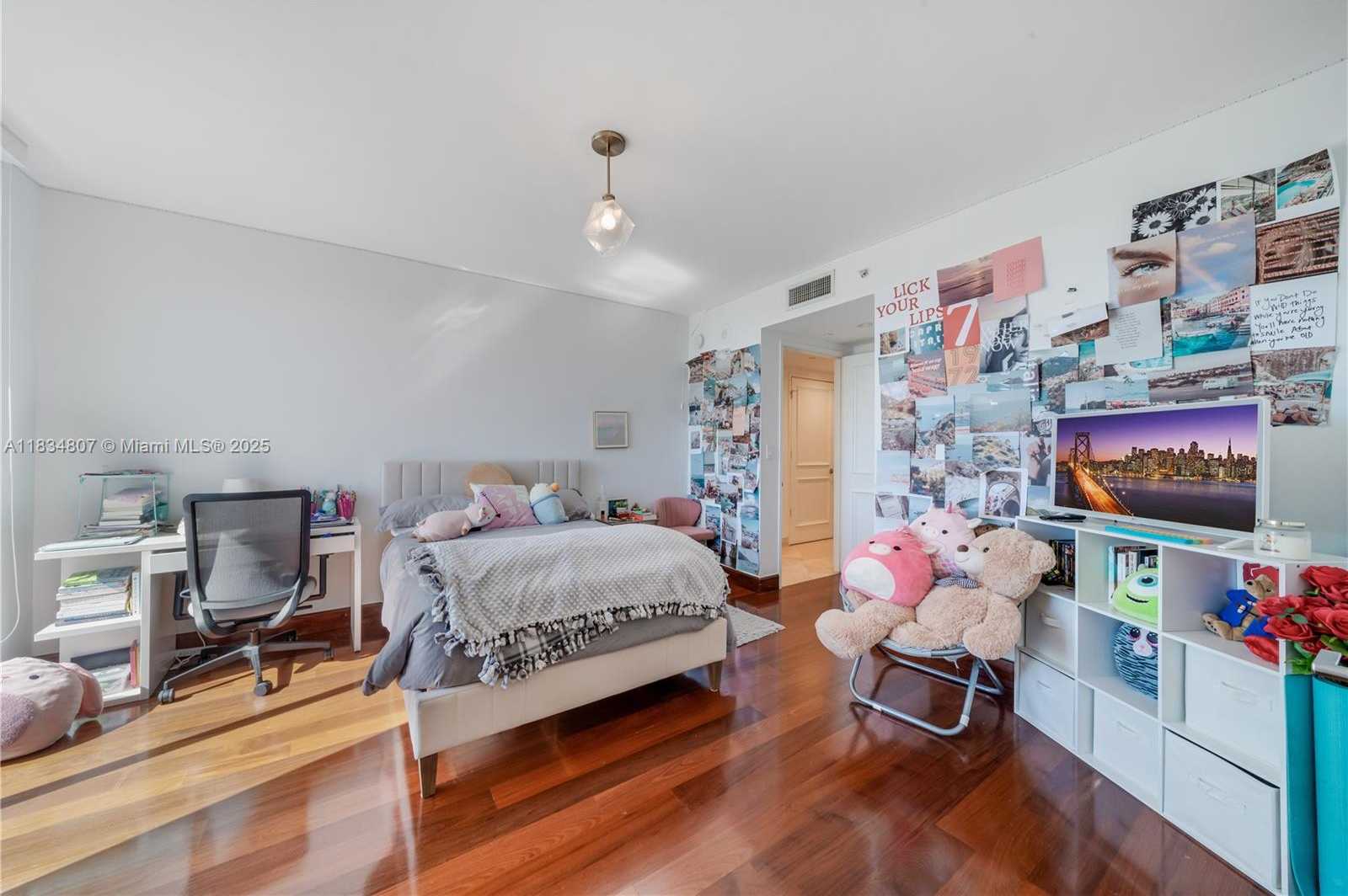 Small Image of 765 CRANDON BLVD #PH-12, Key Biscayne Number 3