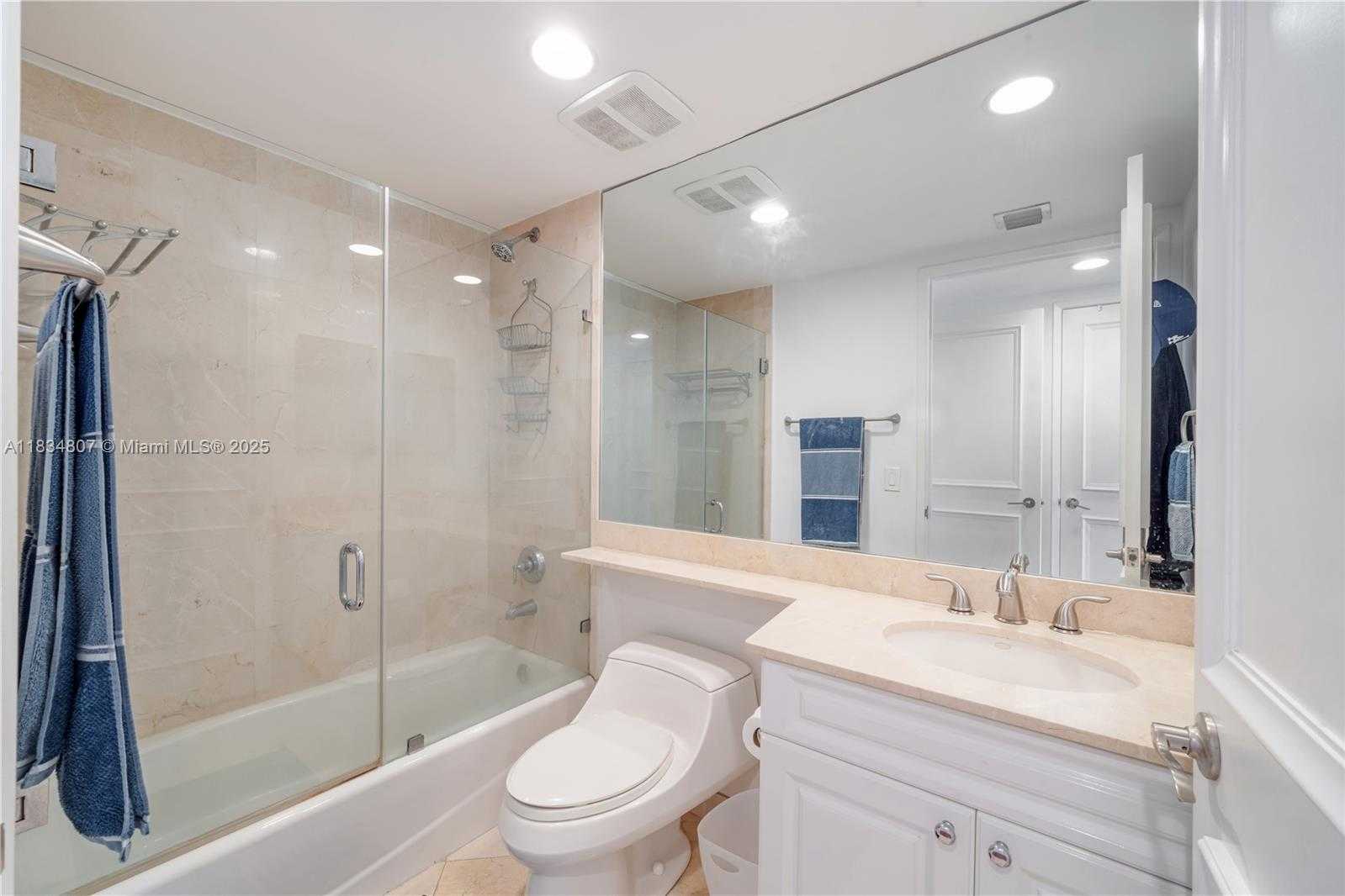Small Image of 765 CRANDON BLVD #PH-12, Key Biscayne Number 45