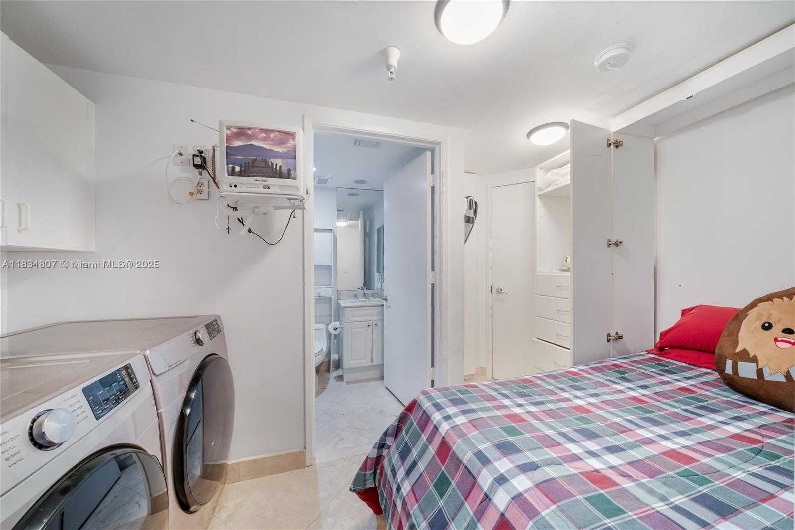 Small Image of 765 CRANDON BLVD #PH-12, Key Biscayne Number 46